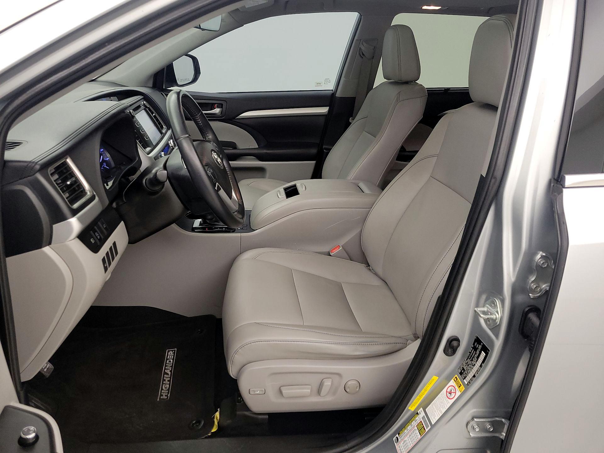 Thumbnail: 2019 Toyota Highlander - 11