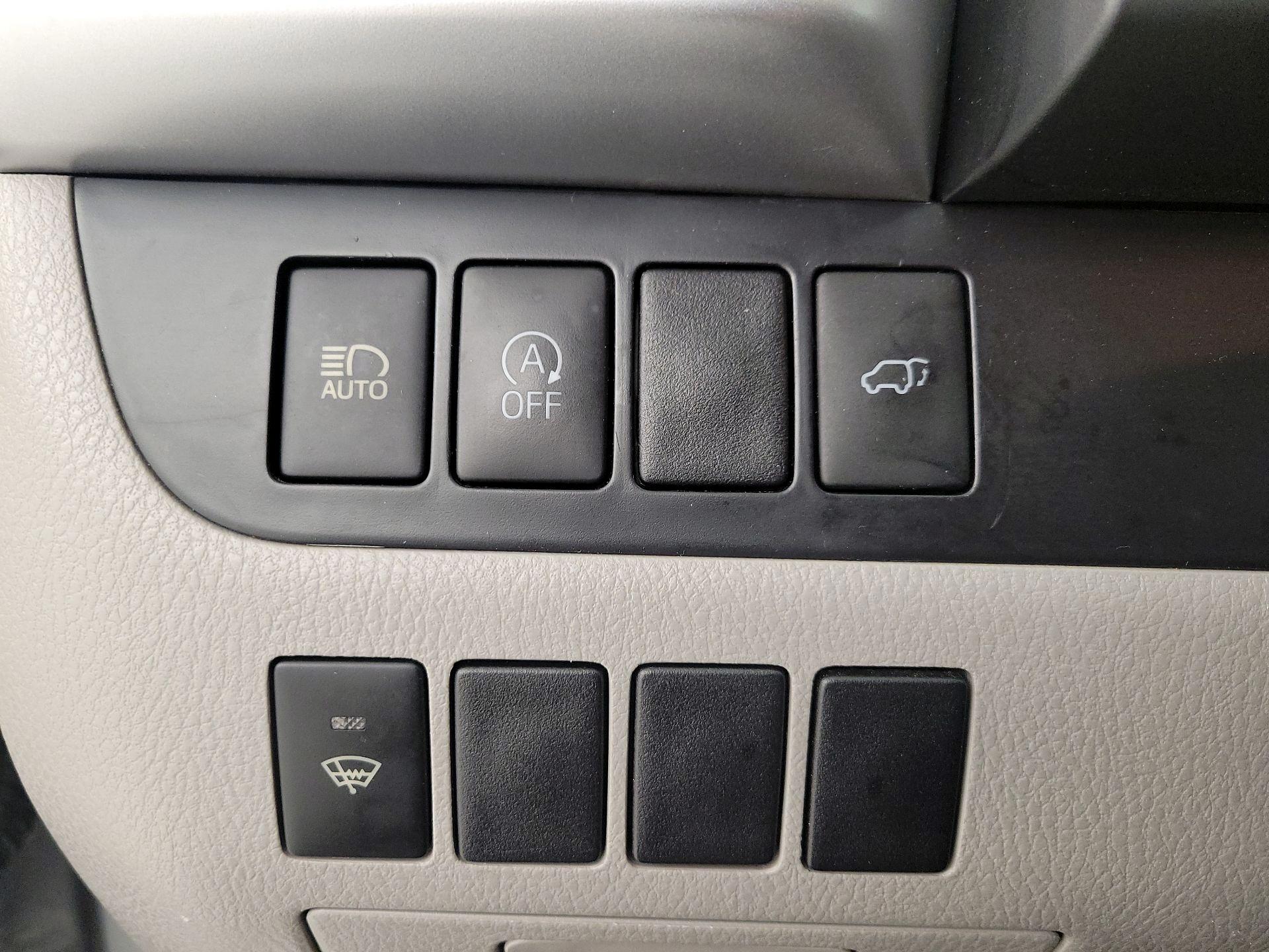 Thumbnail: 2019 Toyota Highlander - 13
