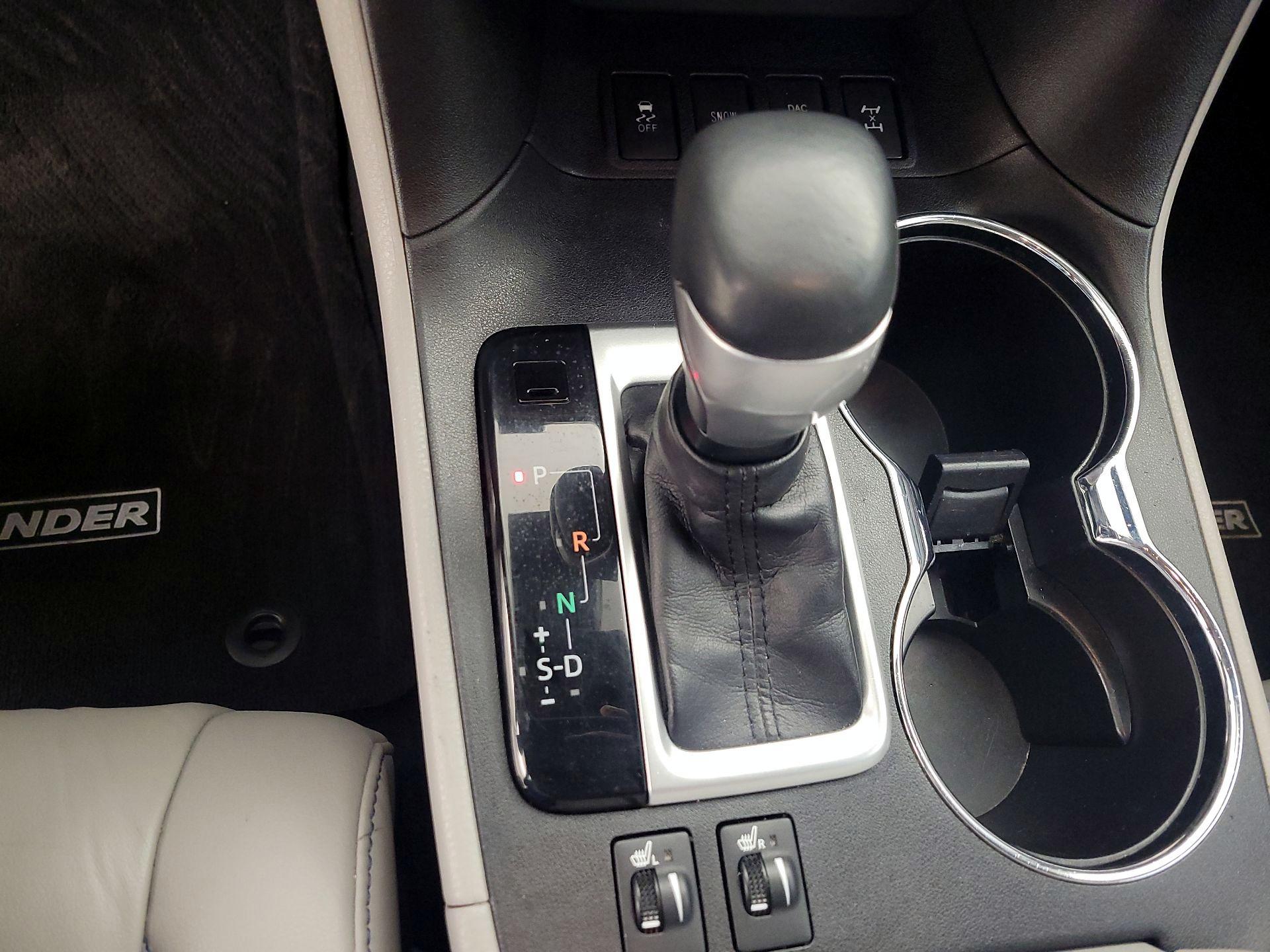 Thumbnail: 2019 Toyota Highlander - 18