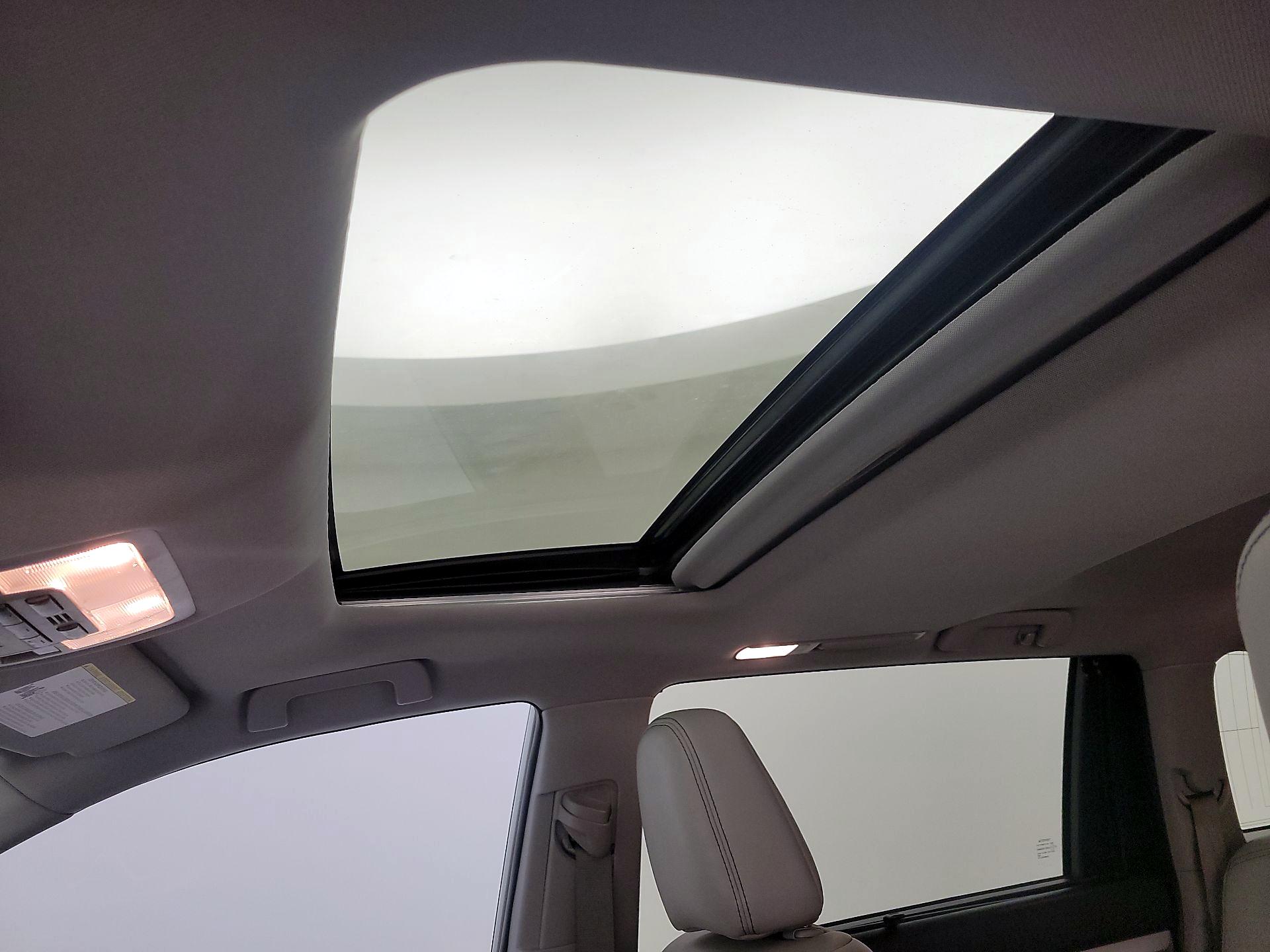 Thumbnail: 2019 Toyota Highlander - 20