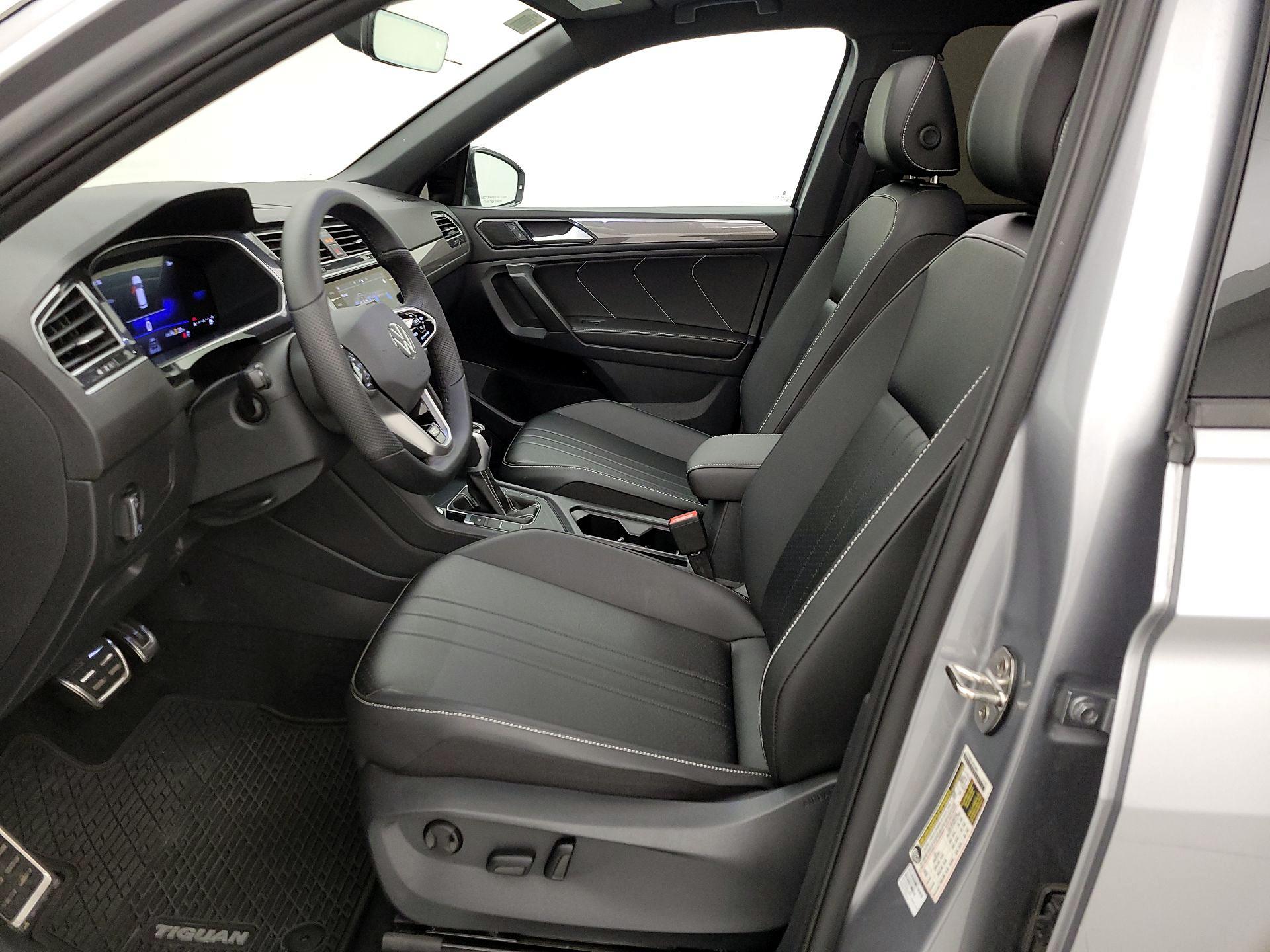 Thumbnail: 2024 Volkswagen Tiguan - 11