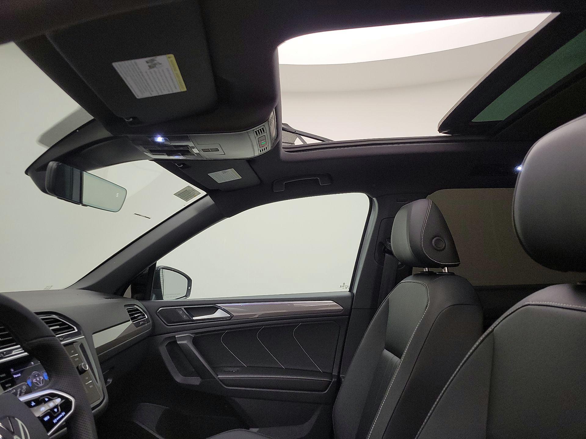 Thumbnail: 2024 Volkswagen Tiguan - 19