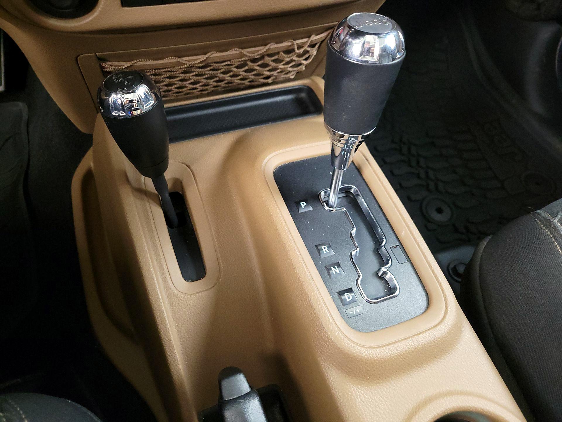 Thumbnail: 2017 Jeep Wrangler - 15