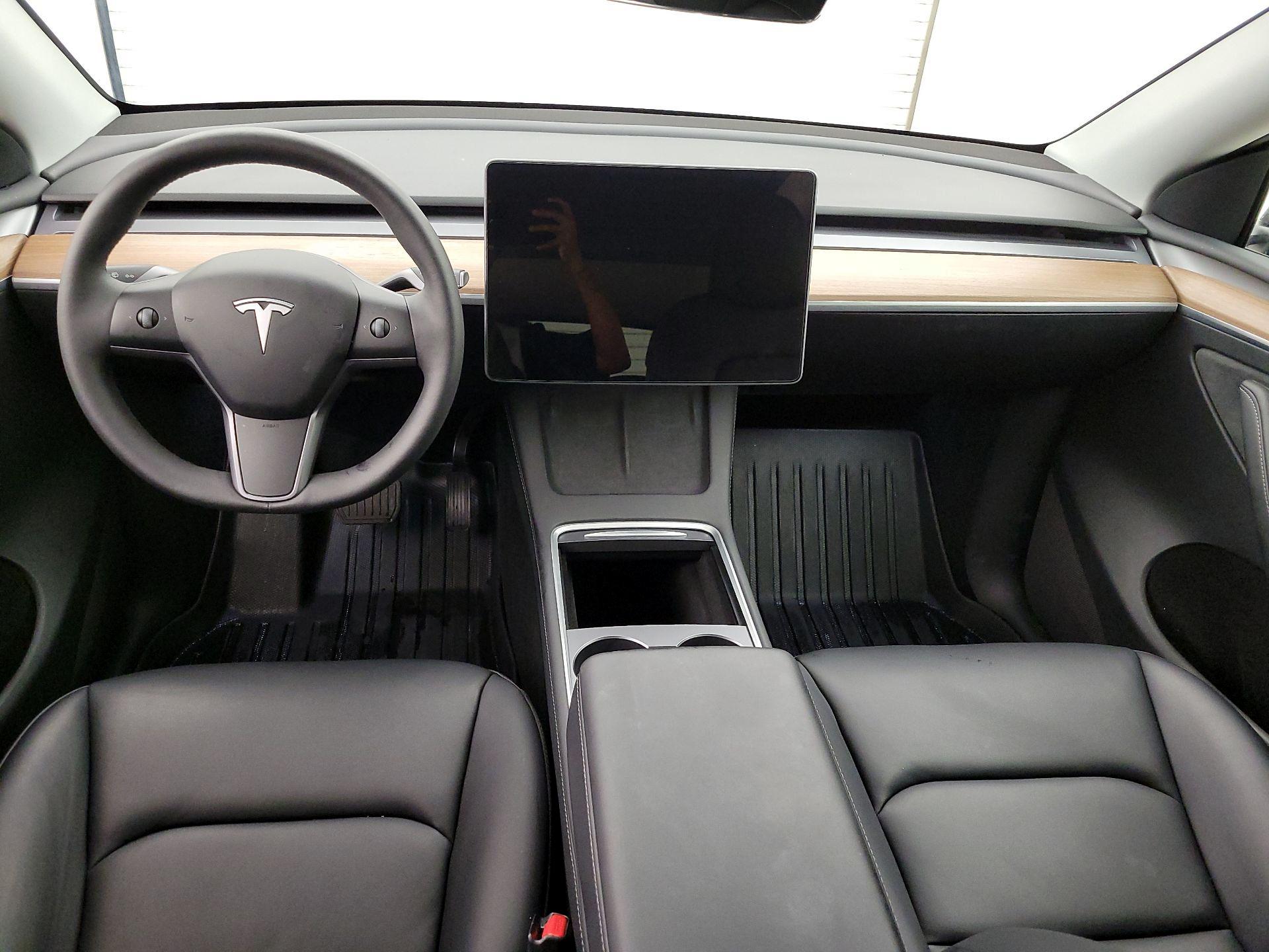 Thumbnail: 2023 Tesla Model Y - 9