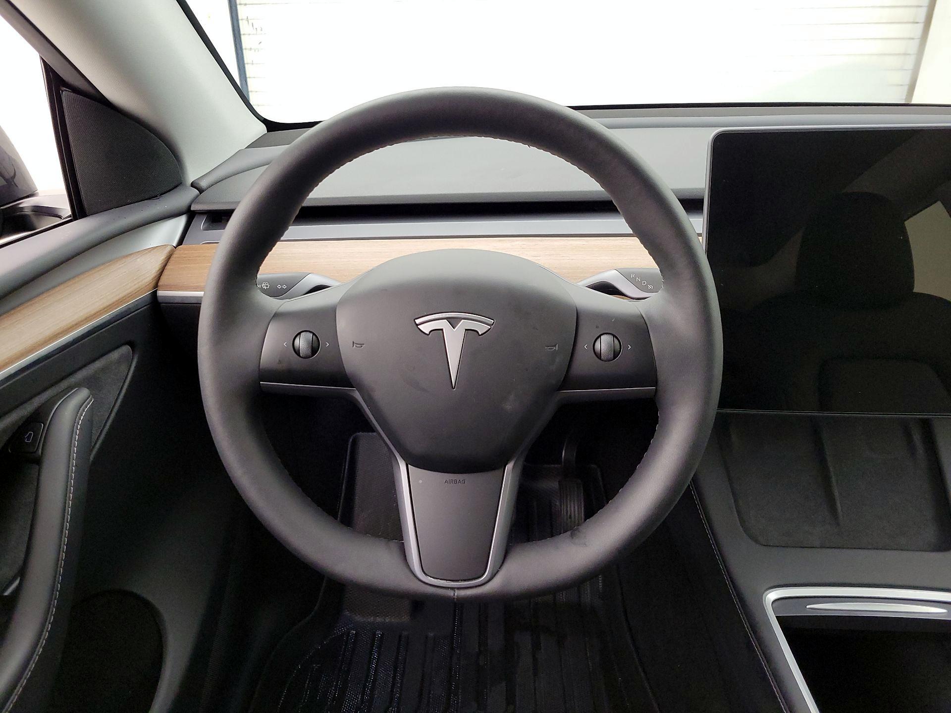 Thumbnail: 2023 Tesla Model Y - 10