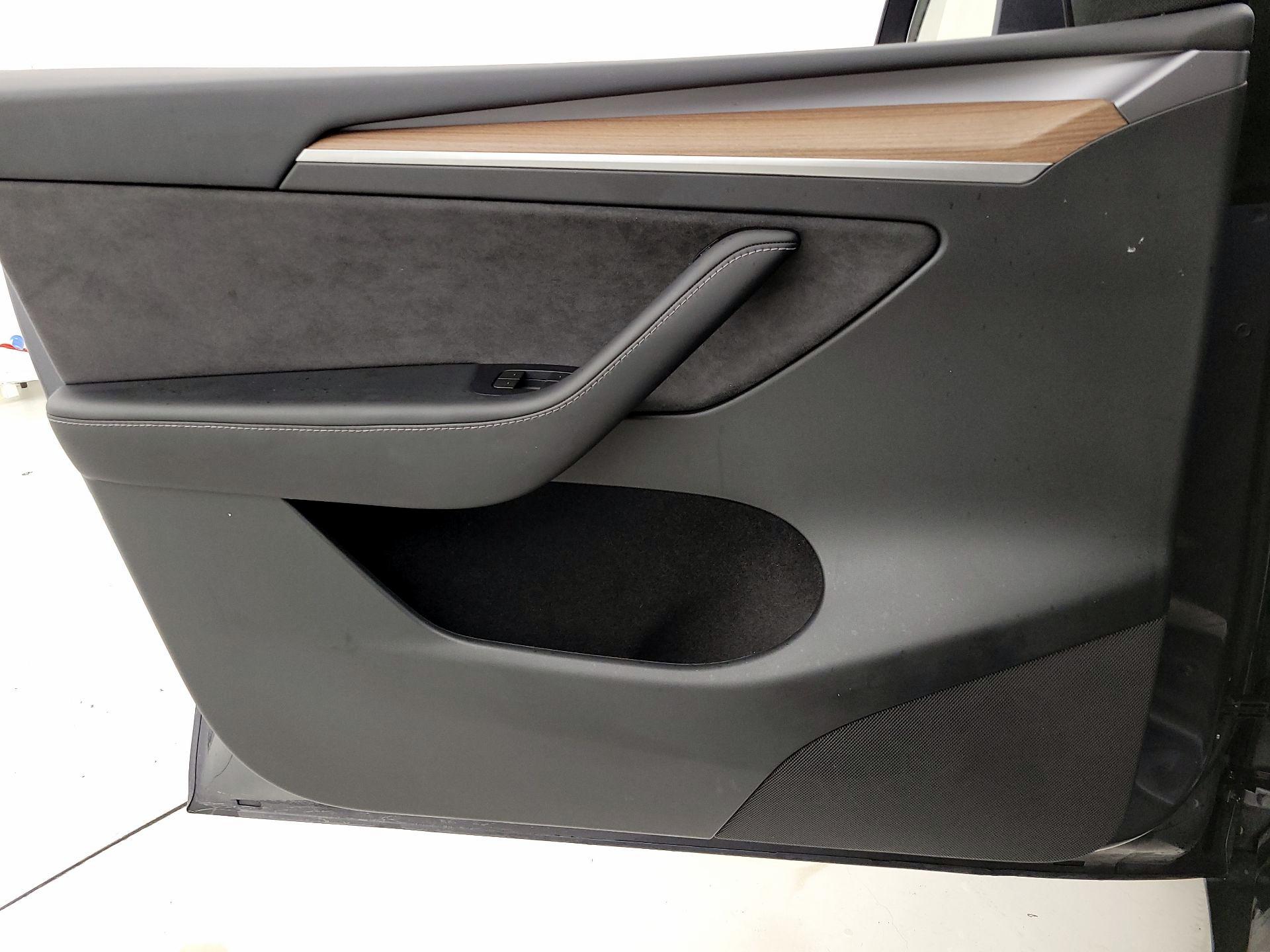 Thumbnail: 2023 Tesla Model Y - 12