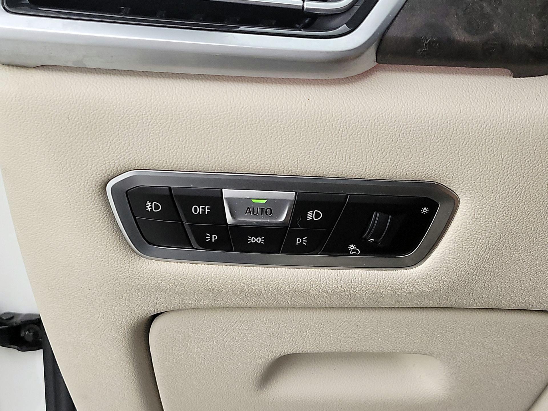 Thumbnail: 2021 BMW X5 - 13