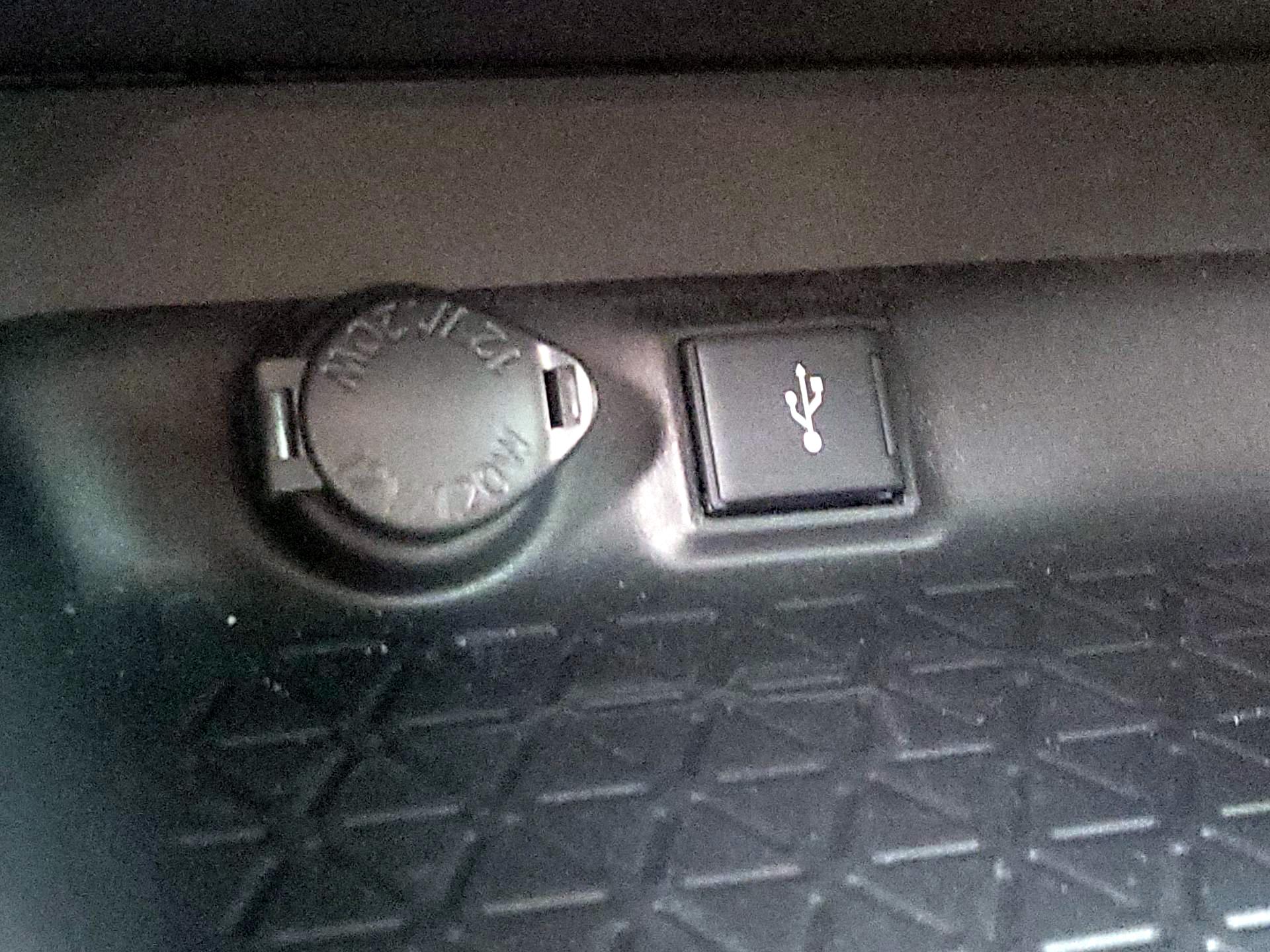 Thumbnail: 2021 Toyota RAV4 - 18
