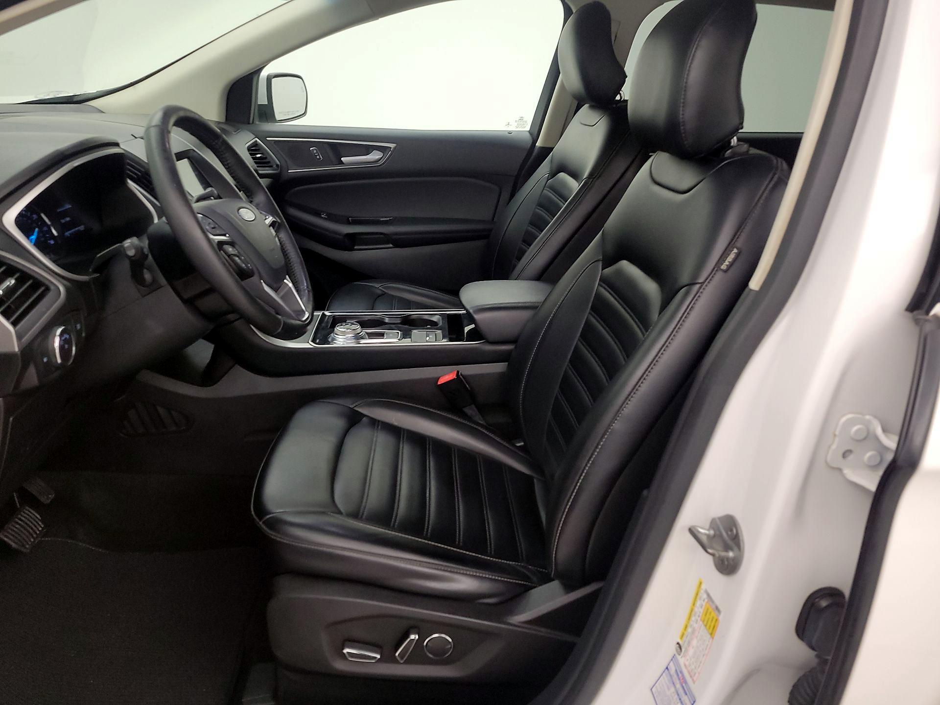Thumbnail: 2019 Ford Edge - 11