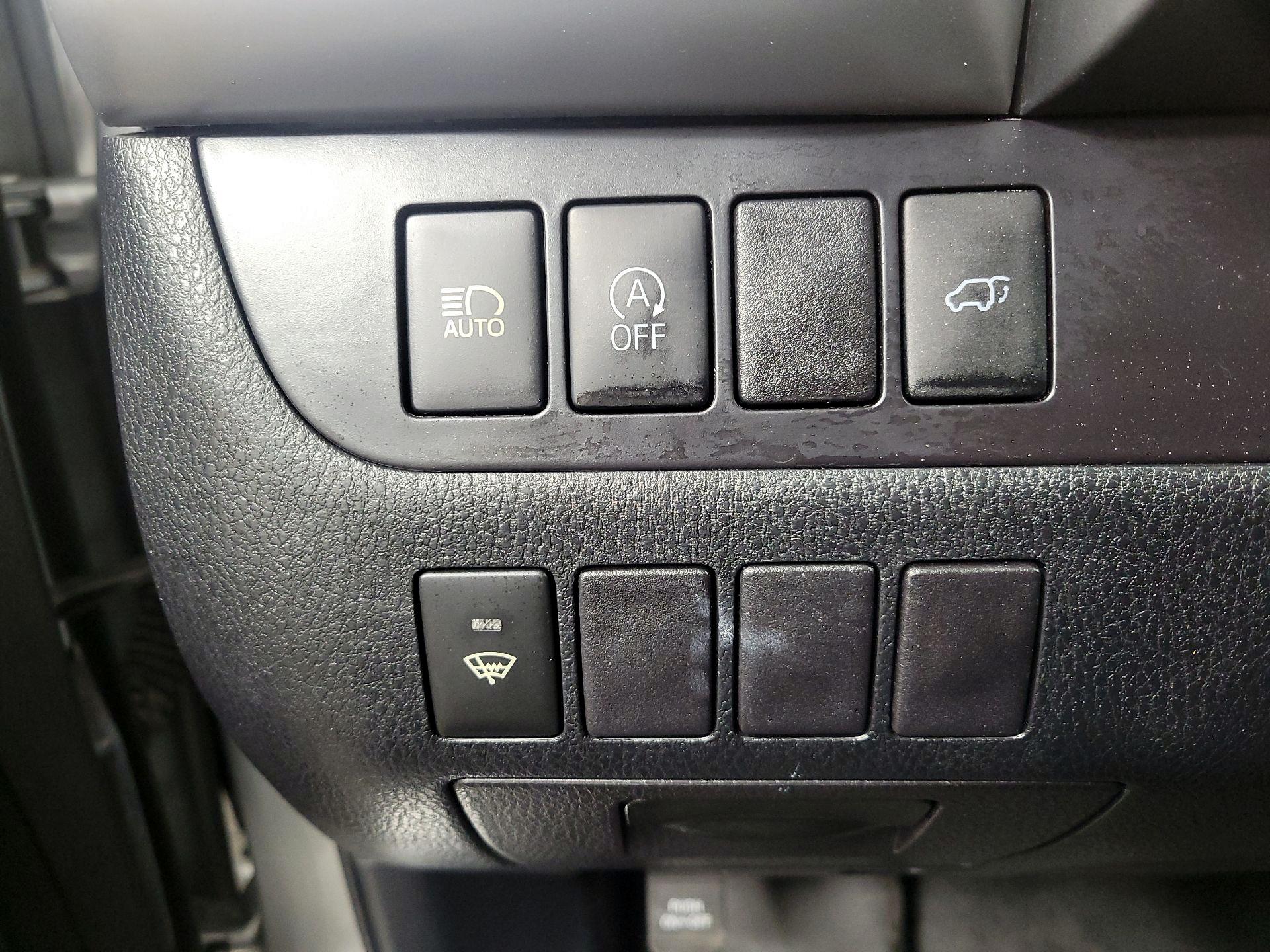 Thumbnail: 2018 Toyota Highlander - 13