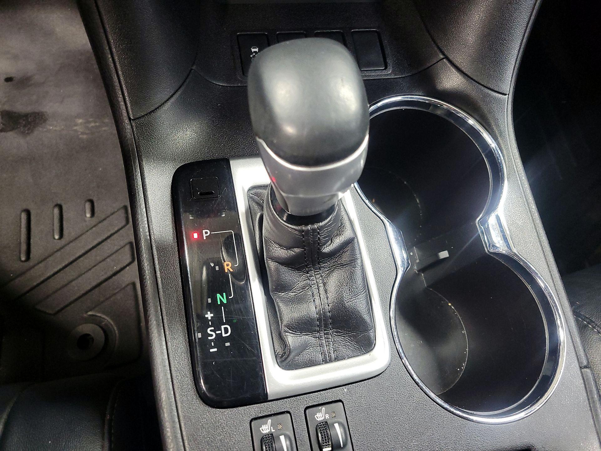 Thumbnail: 2018 Toyota Highlander - 18