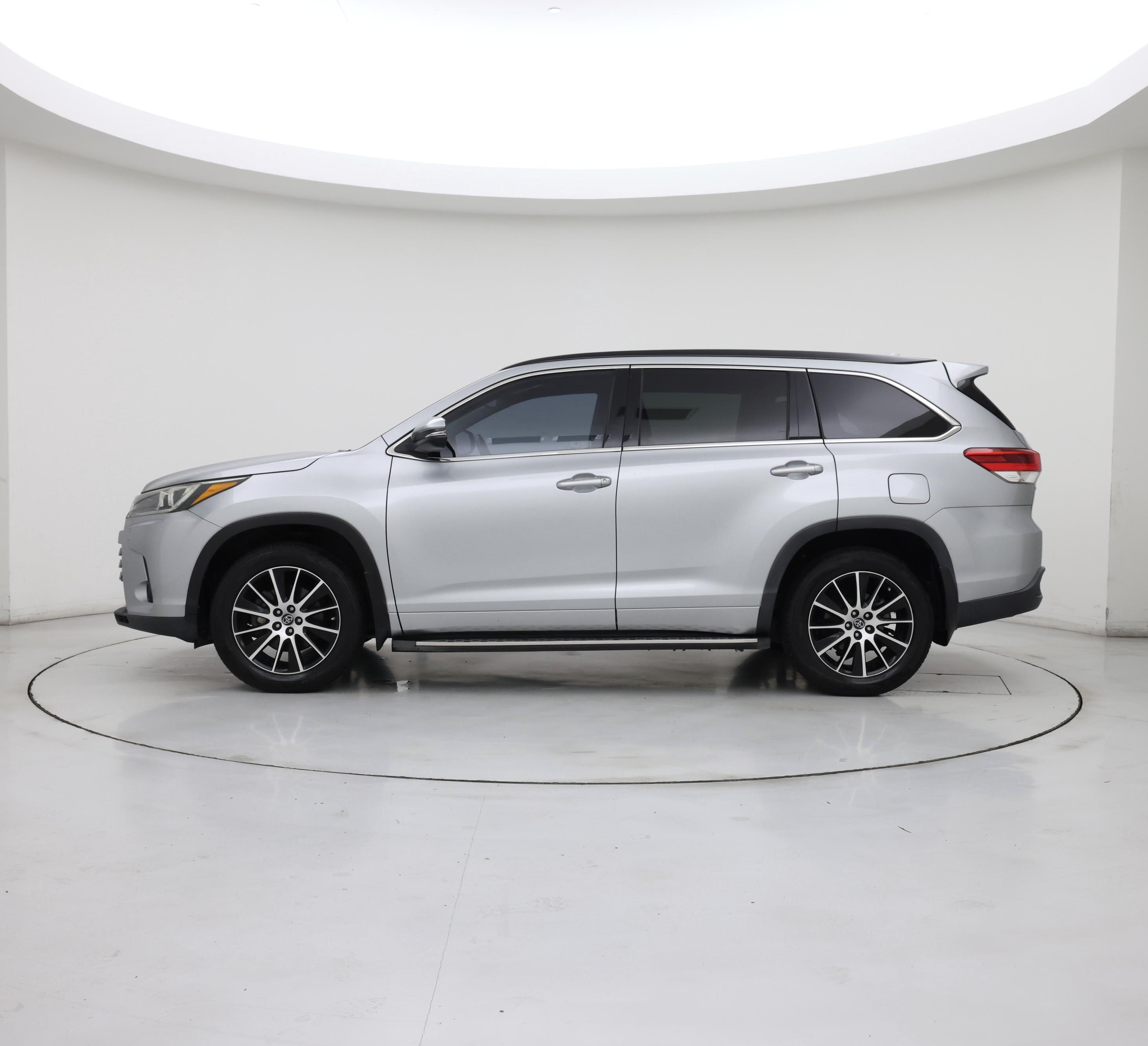 Thumbnail: 2018 Toyota Highlander - 3