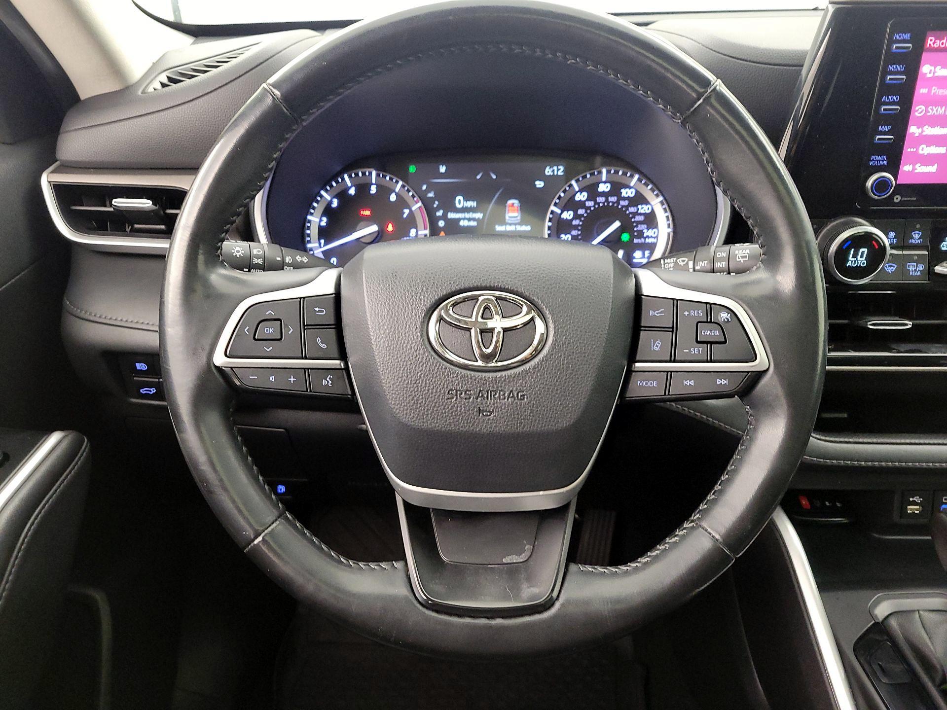 Thumbnail: 2022 Toyota Highlander - 10
