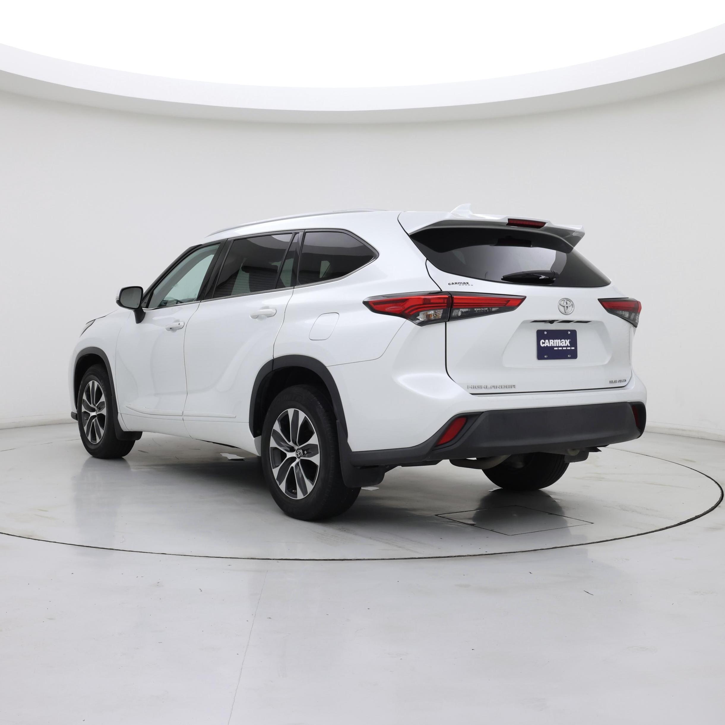 Thumbnail: 2022 Toyota Highlander - 2