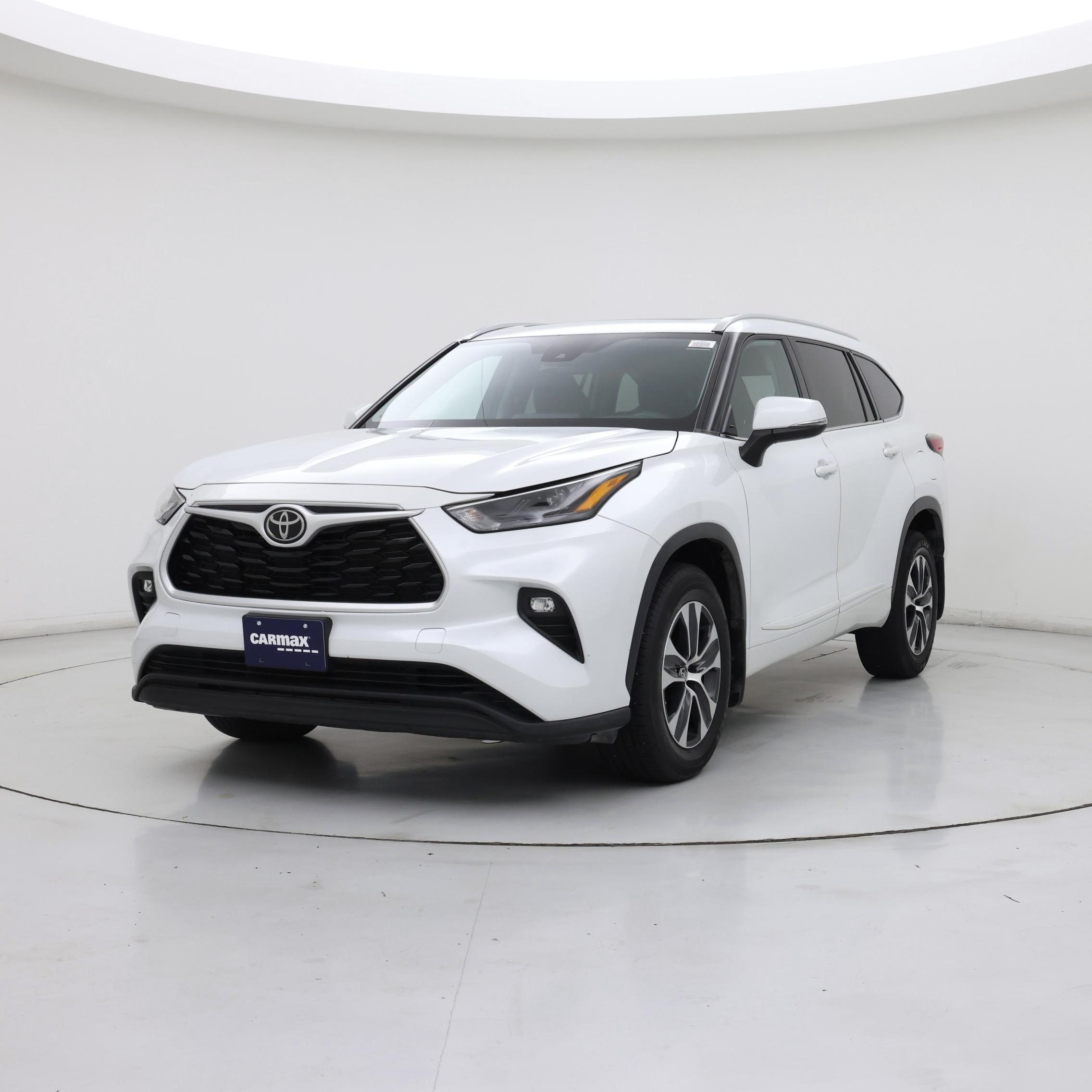 Thumbnail: 2022 Toyota Highlander - 4