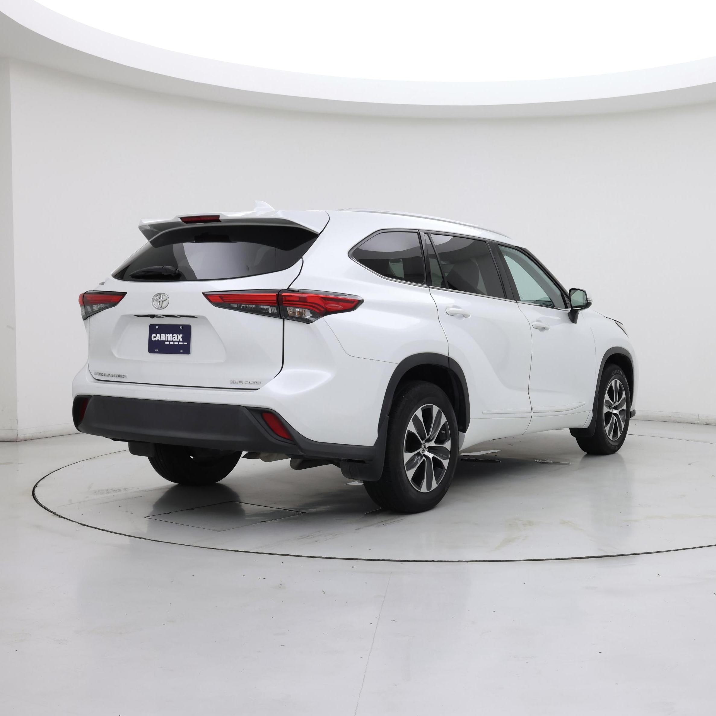 Thumbnail: 2022 Toyota Highlander - 8