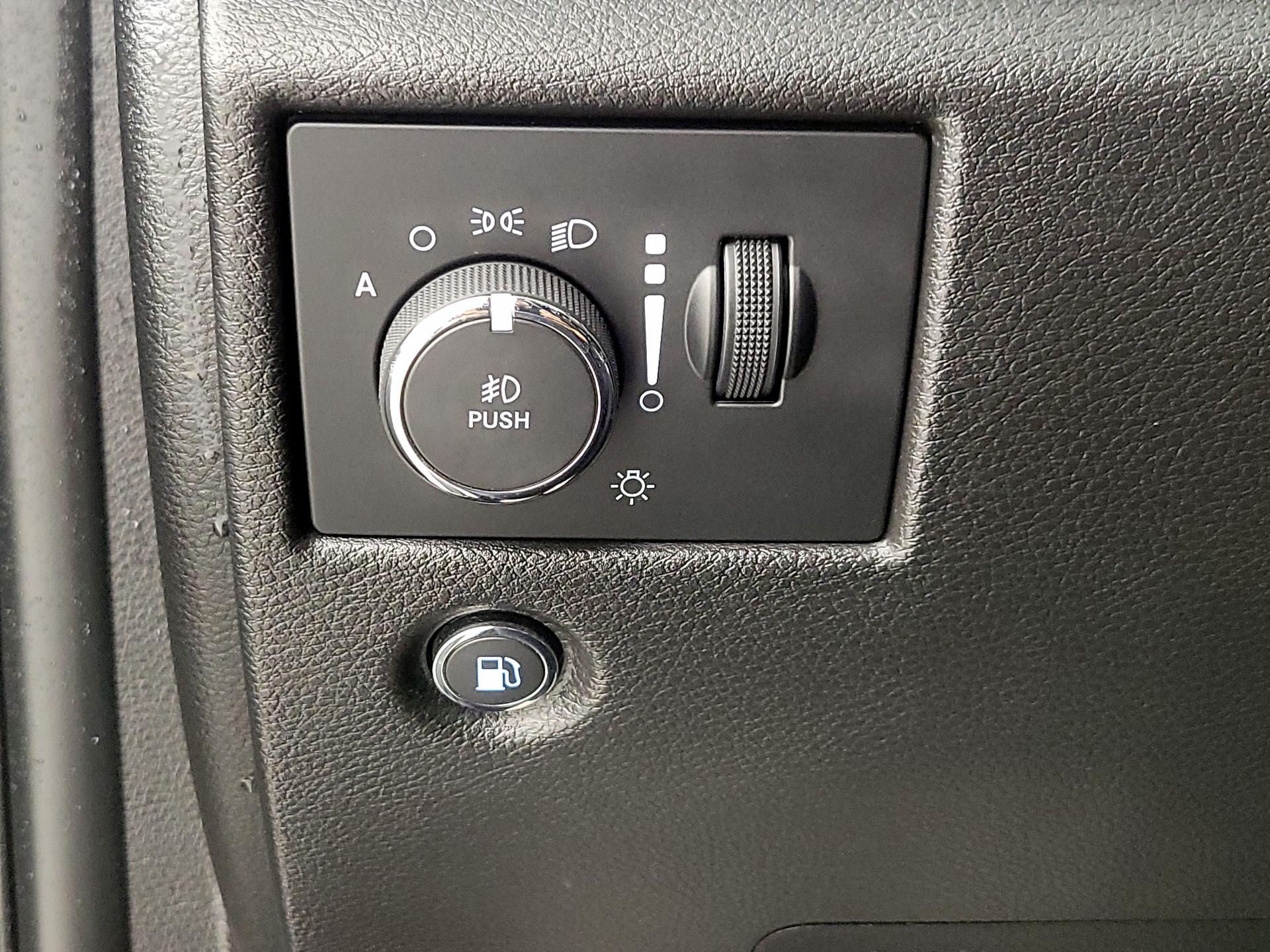 Thumbnail: 2021 Jeep Grand Cherokee - 13