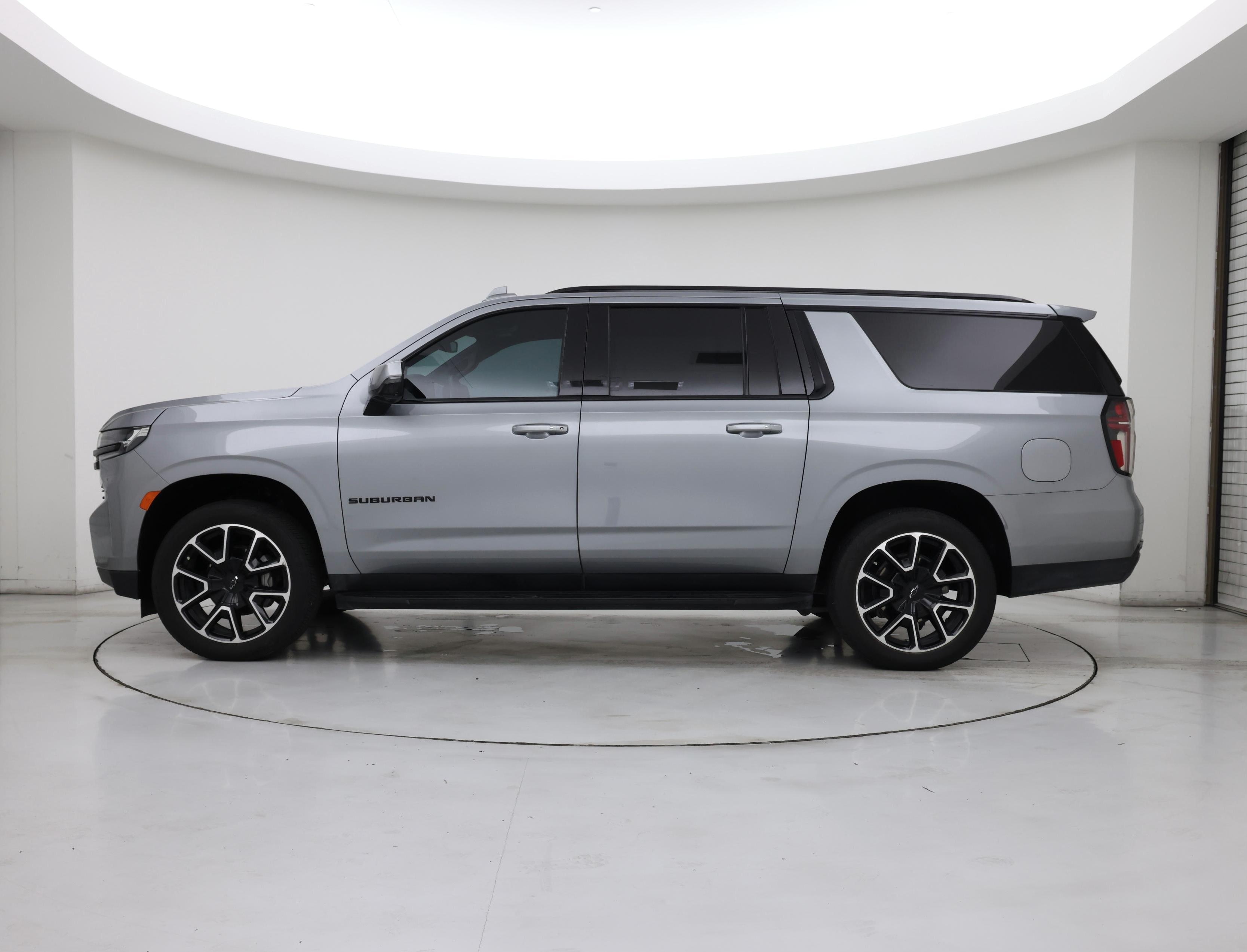 Thumbnail: 2024 Chevrolet Suburban - 3