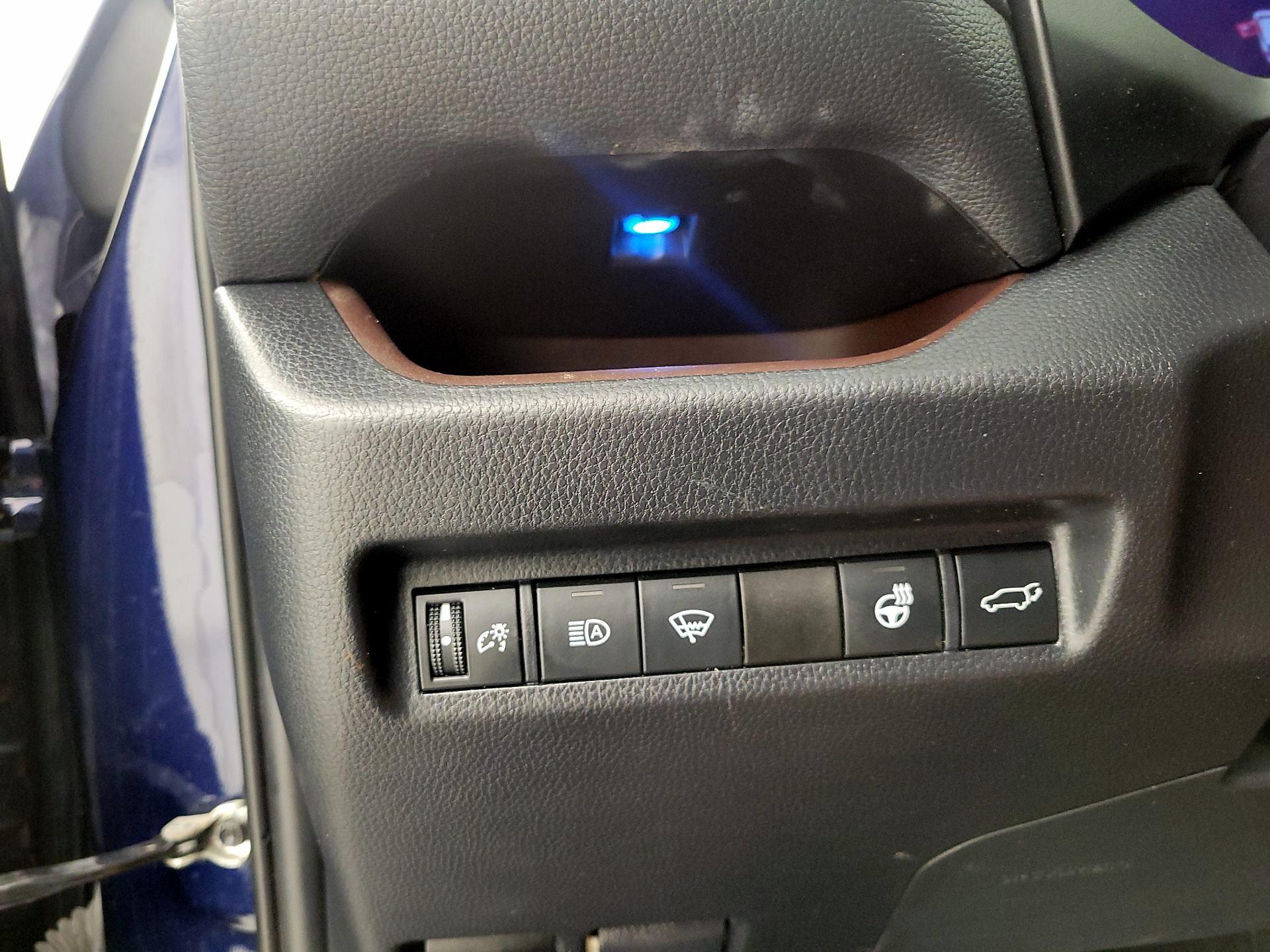 Thumbnail: 2019 Toyota RAV4 - 13