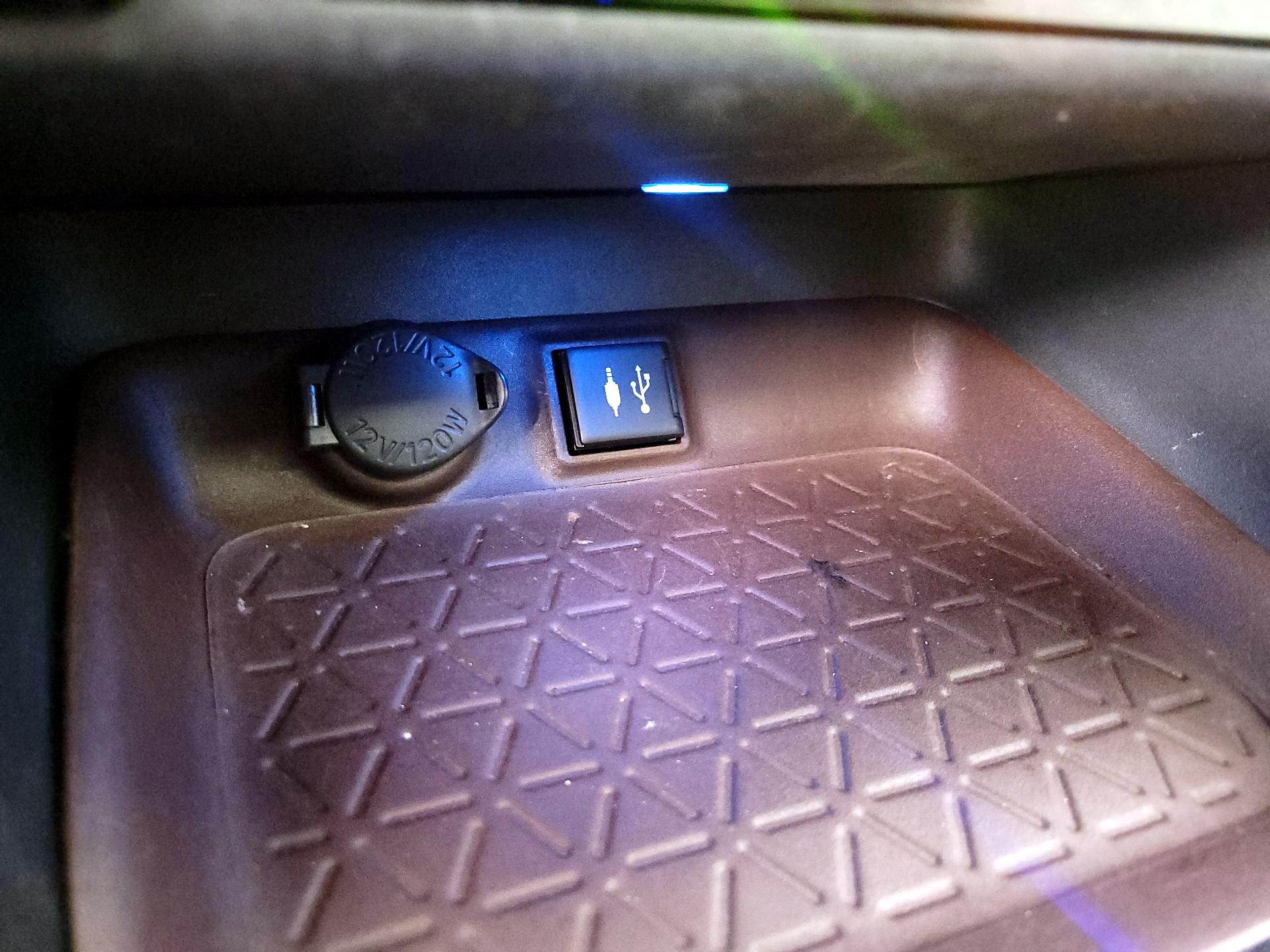 Thumbnail: 2019 Toyota RAV4 - 19