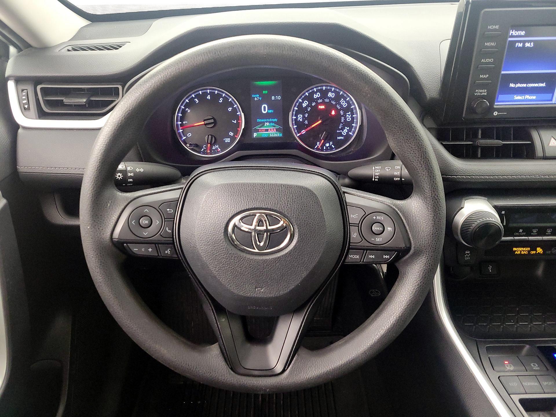 Thumbnail: 2022 Toyota RAV4 - 10