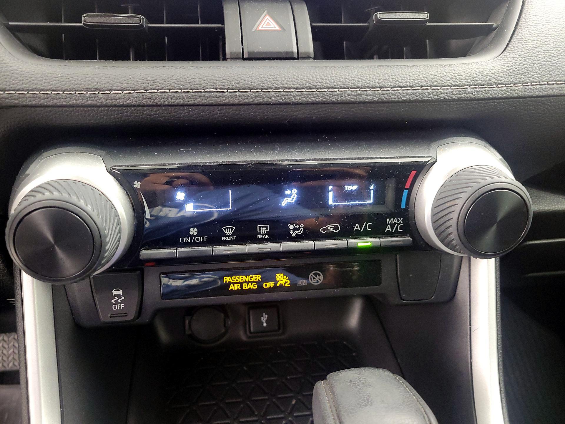 Thumbnail: 2022 Toyota RAV4 - 16