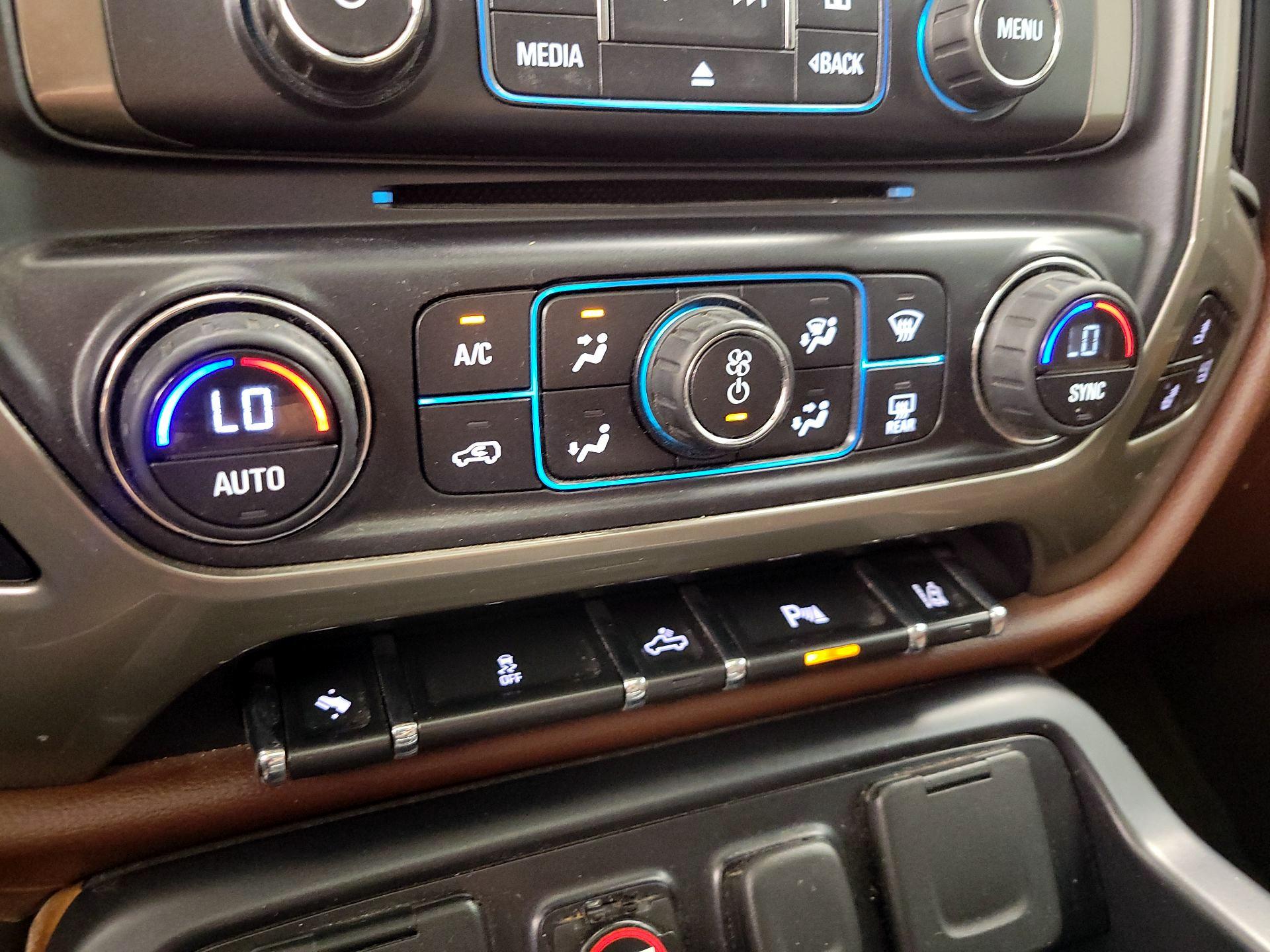 Thumbnail: 2014 Chevrolet Silverado 1500 - 17