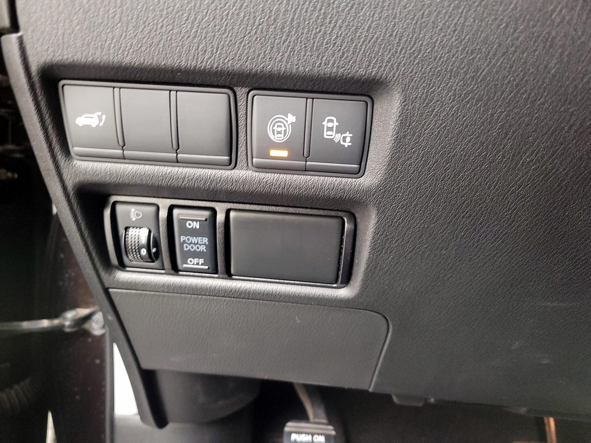 Thumbnail: 2017 Nissan Armada - 13