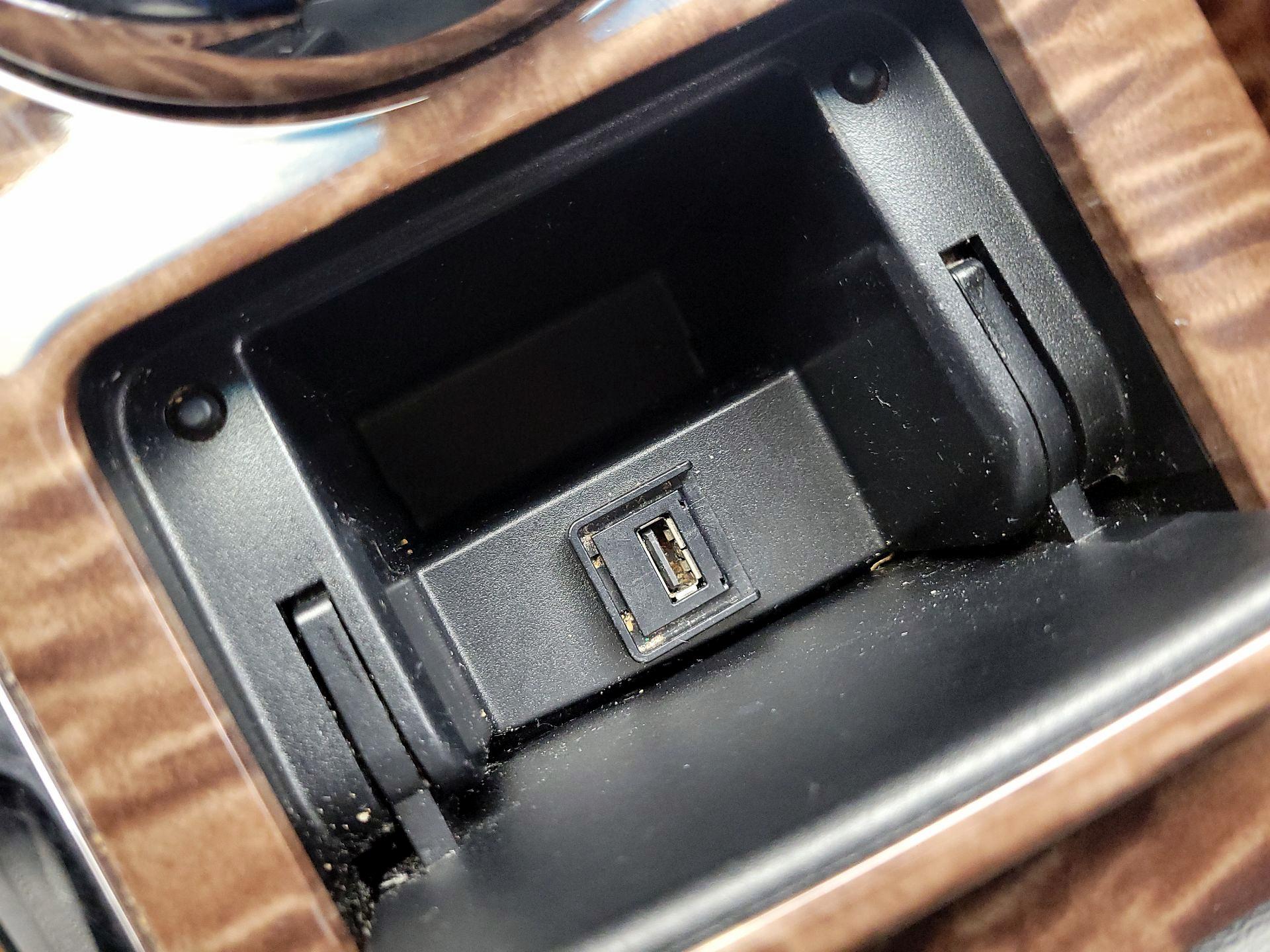 Thumbnail: 2017 Nissan Armada - 19