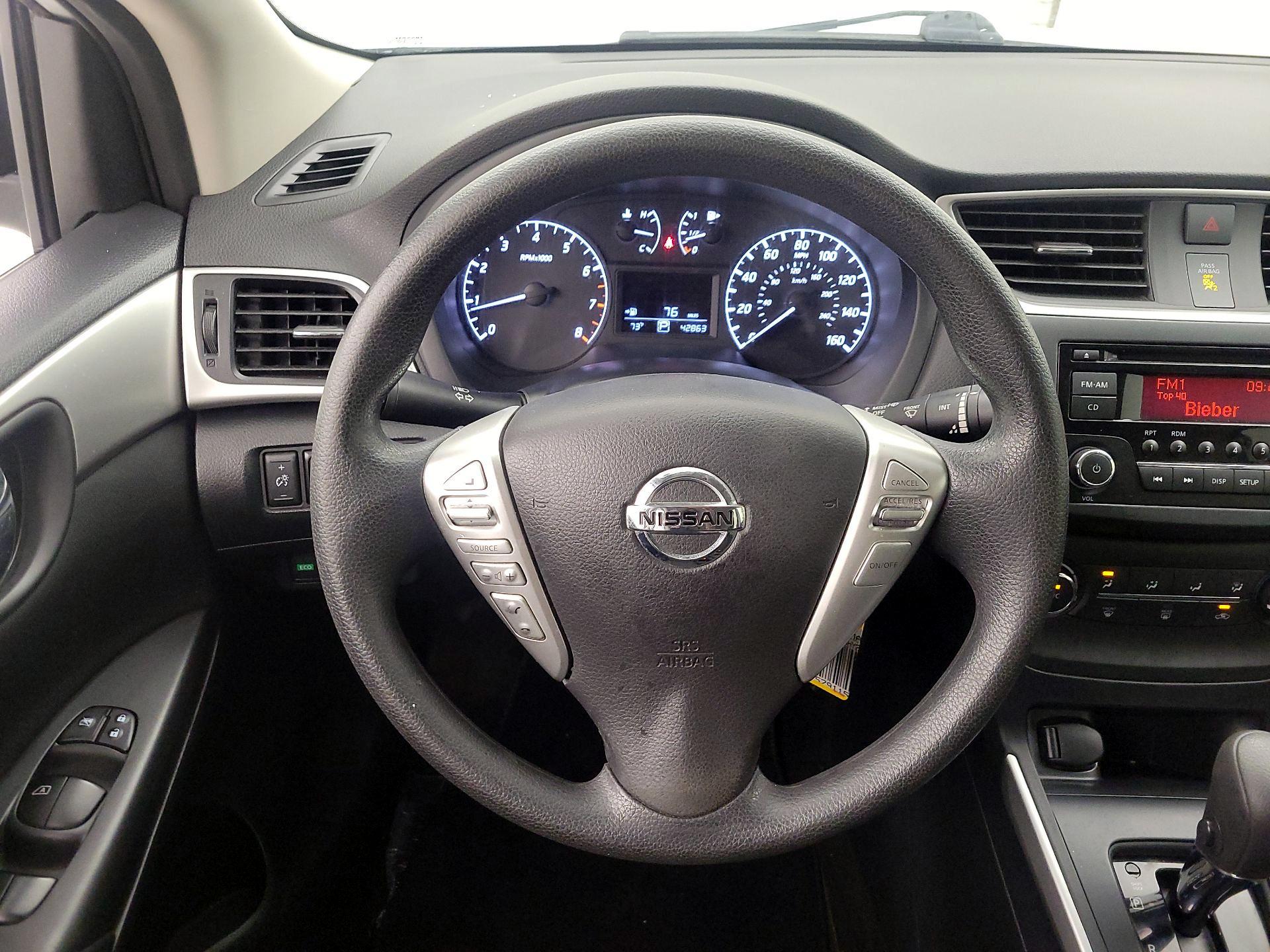 Thumbnail: 2017 Nissan Sentra - 10