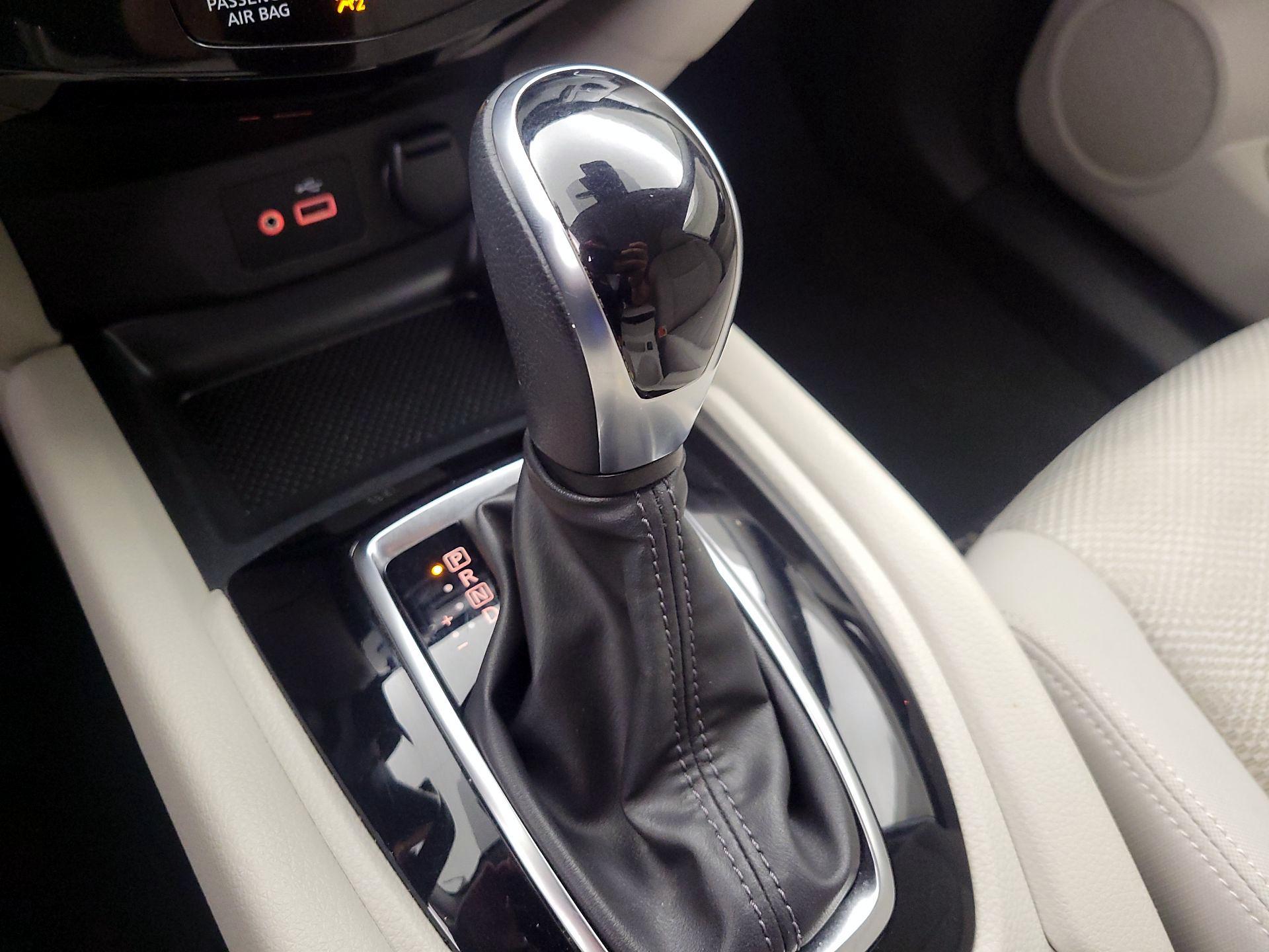 Thumbnail: 2020 Nissan Rogue - 17