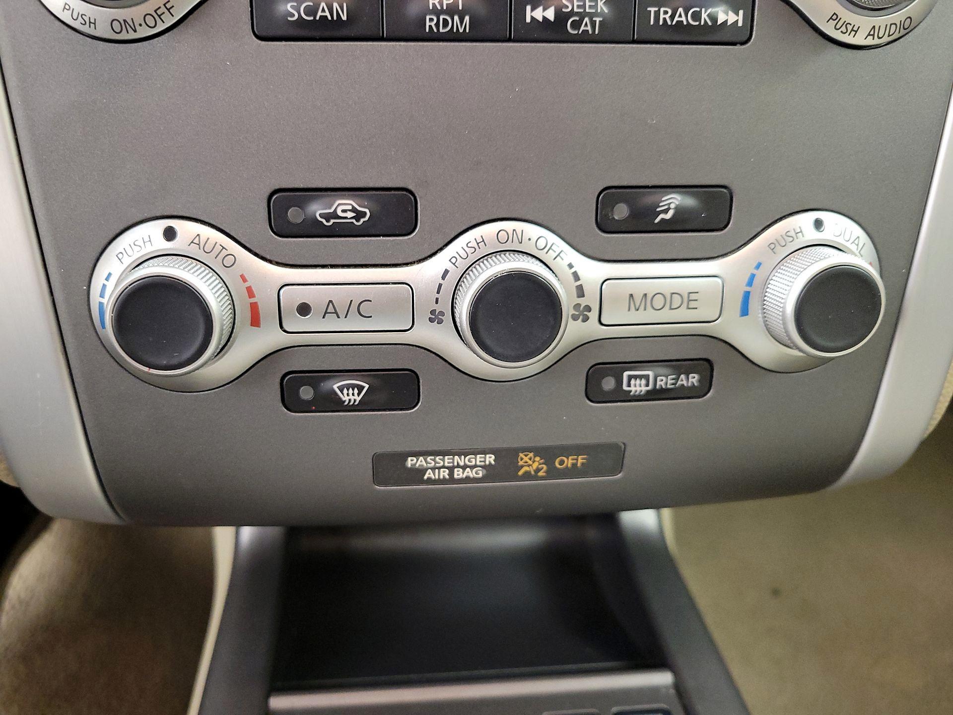 Thumbnail: 2014 Nissan Murano - 16