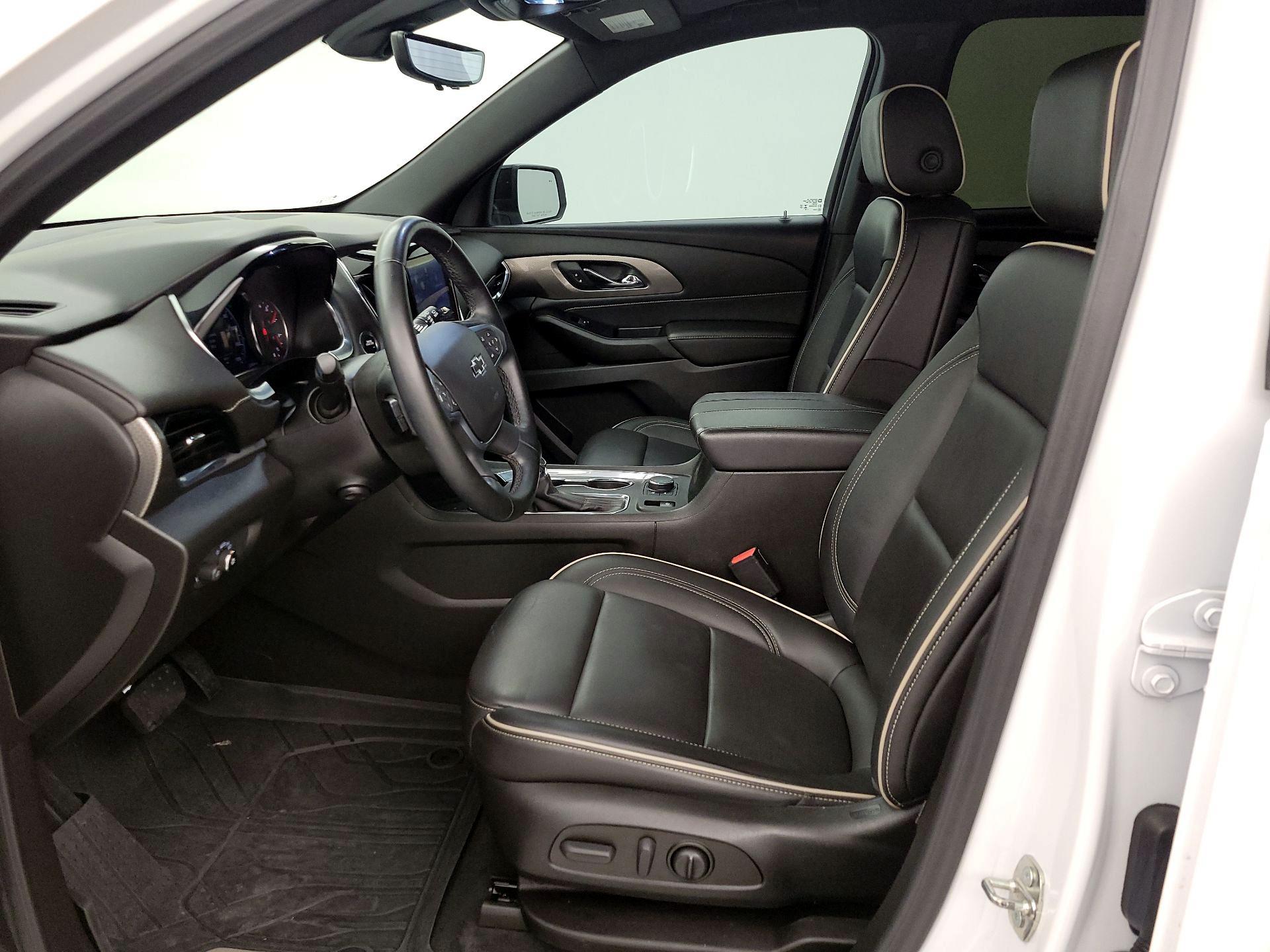 Thumbnail: 2023 Chevrolet Traverse - 11