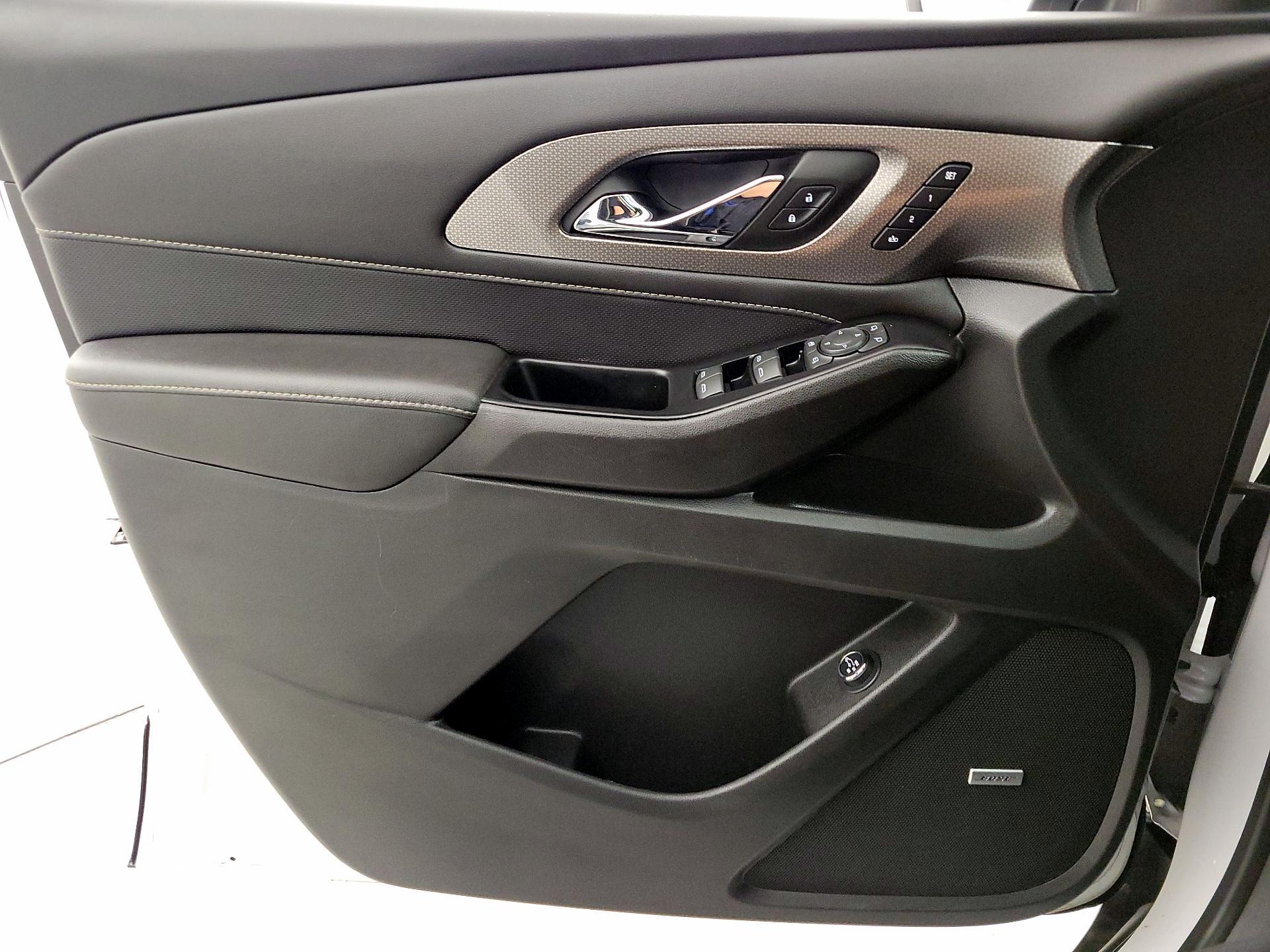 Thumbnail: 2023 Chevrolet Traverse - 12
