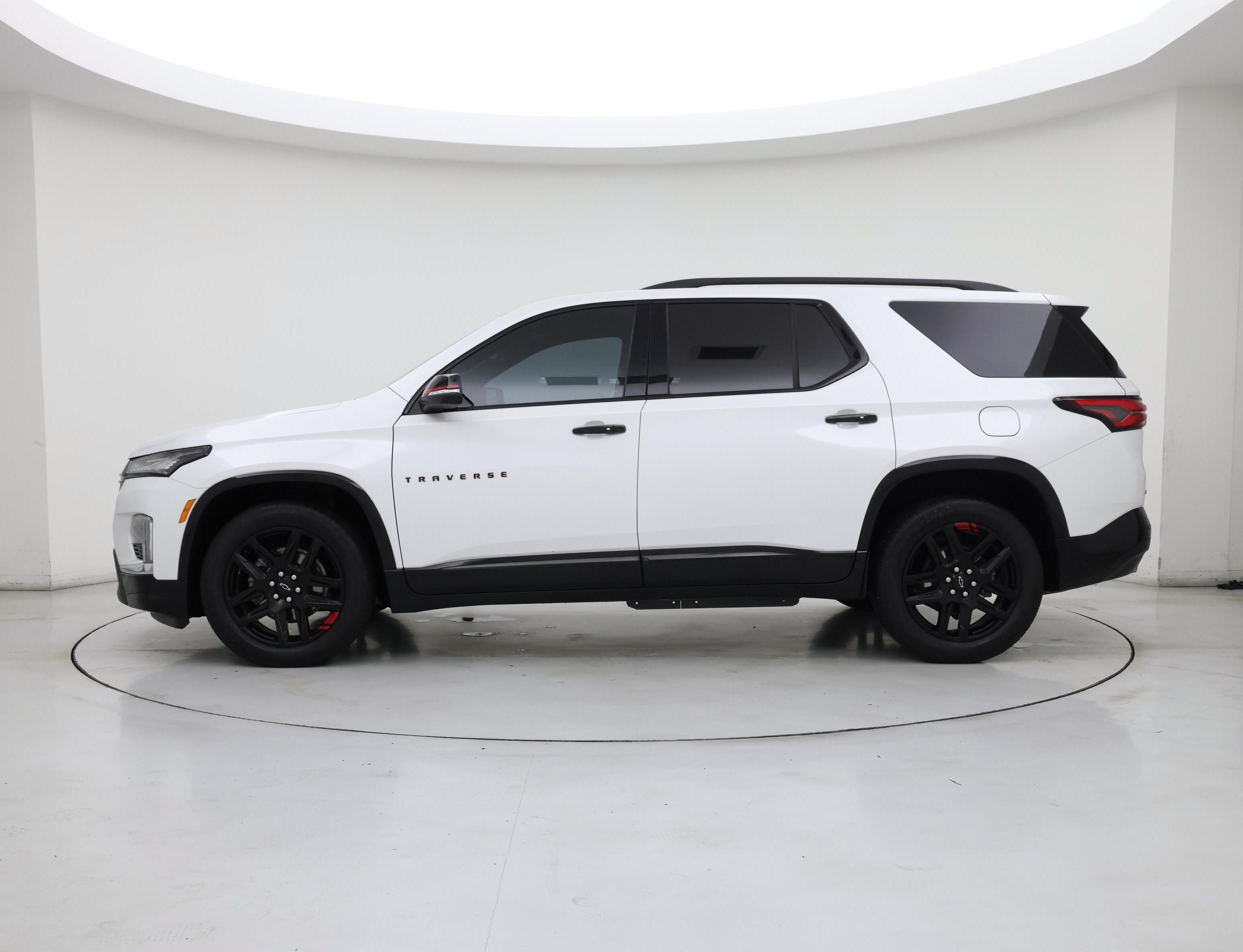 Thumbnail: 2023 Chevrolet Traverse - 3