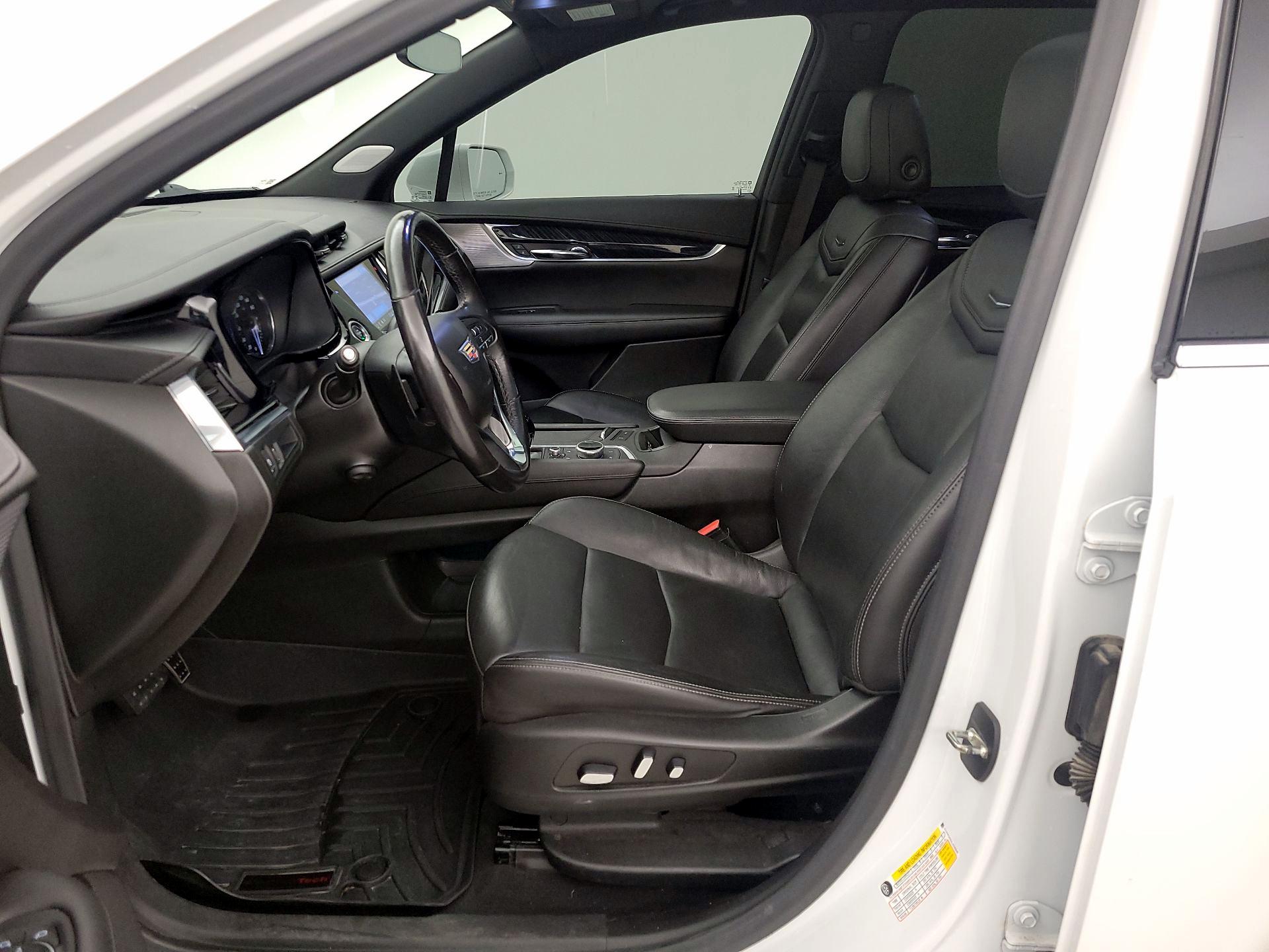 Thumbnail: 2020 Cadillac XT6 - 11