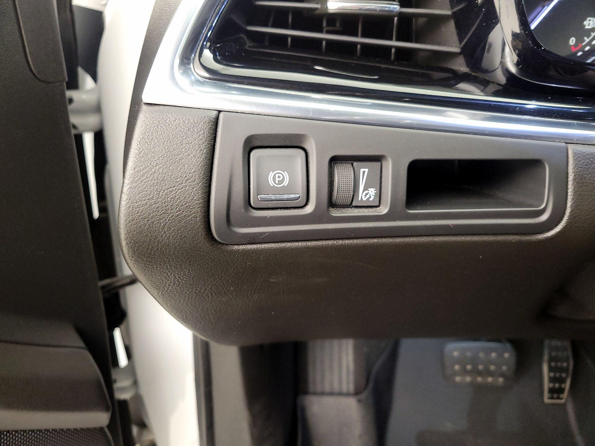 Thumbnail: 2020 Cadillac XT6 - 13