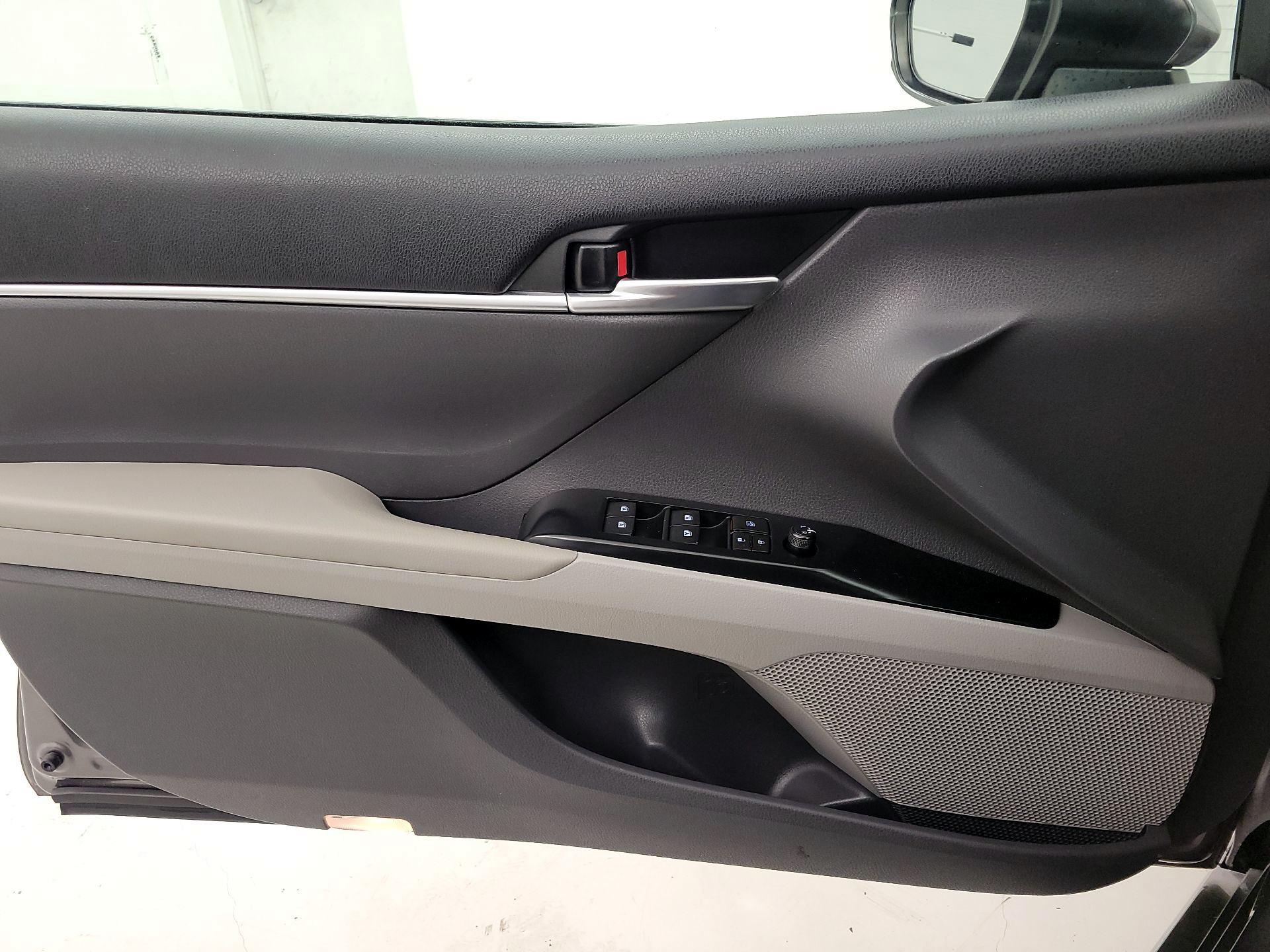 Thumbnail: 2019 Toyota Camry - 12