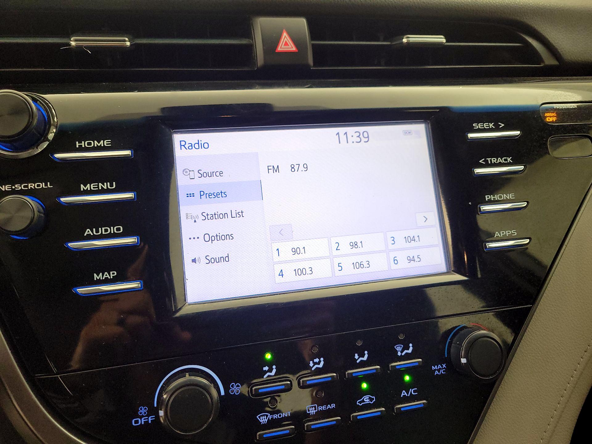 Thumbnail: 2019 Toyota Camry - 15