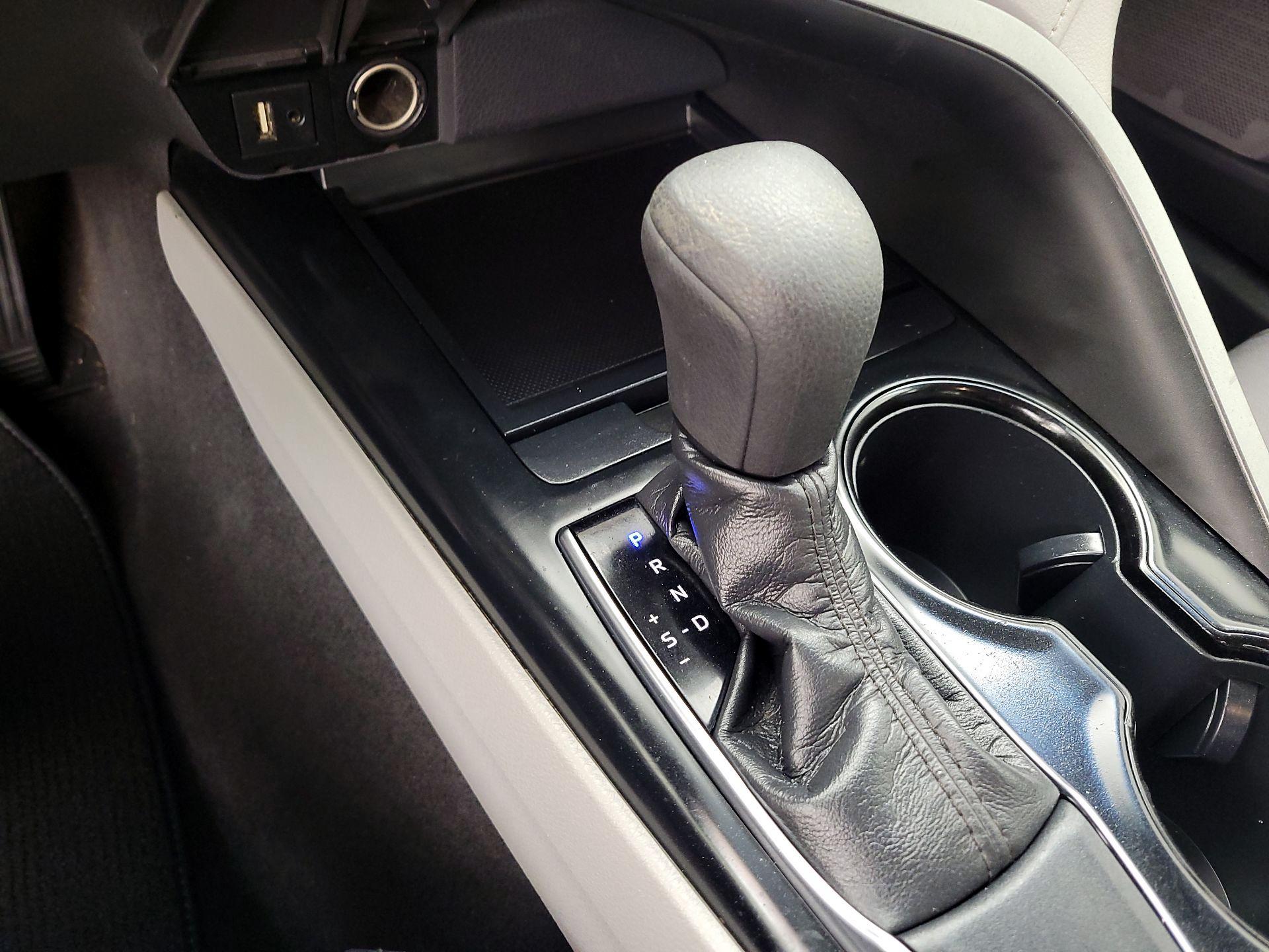 Thumbnail: 2019 Toyota Camry - 17