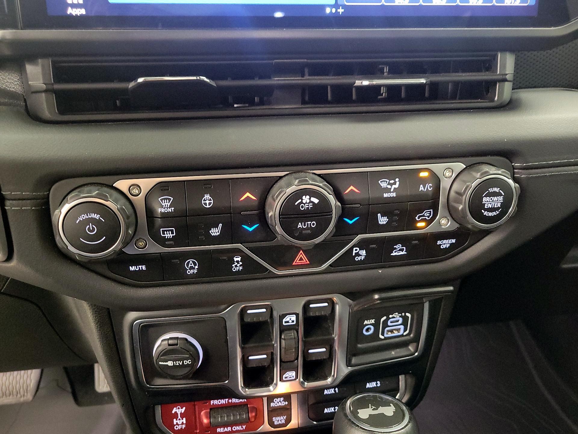 Thumbnail: 2024 Jeep Wrangler - 17