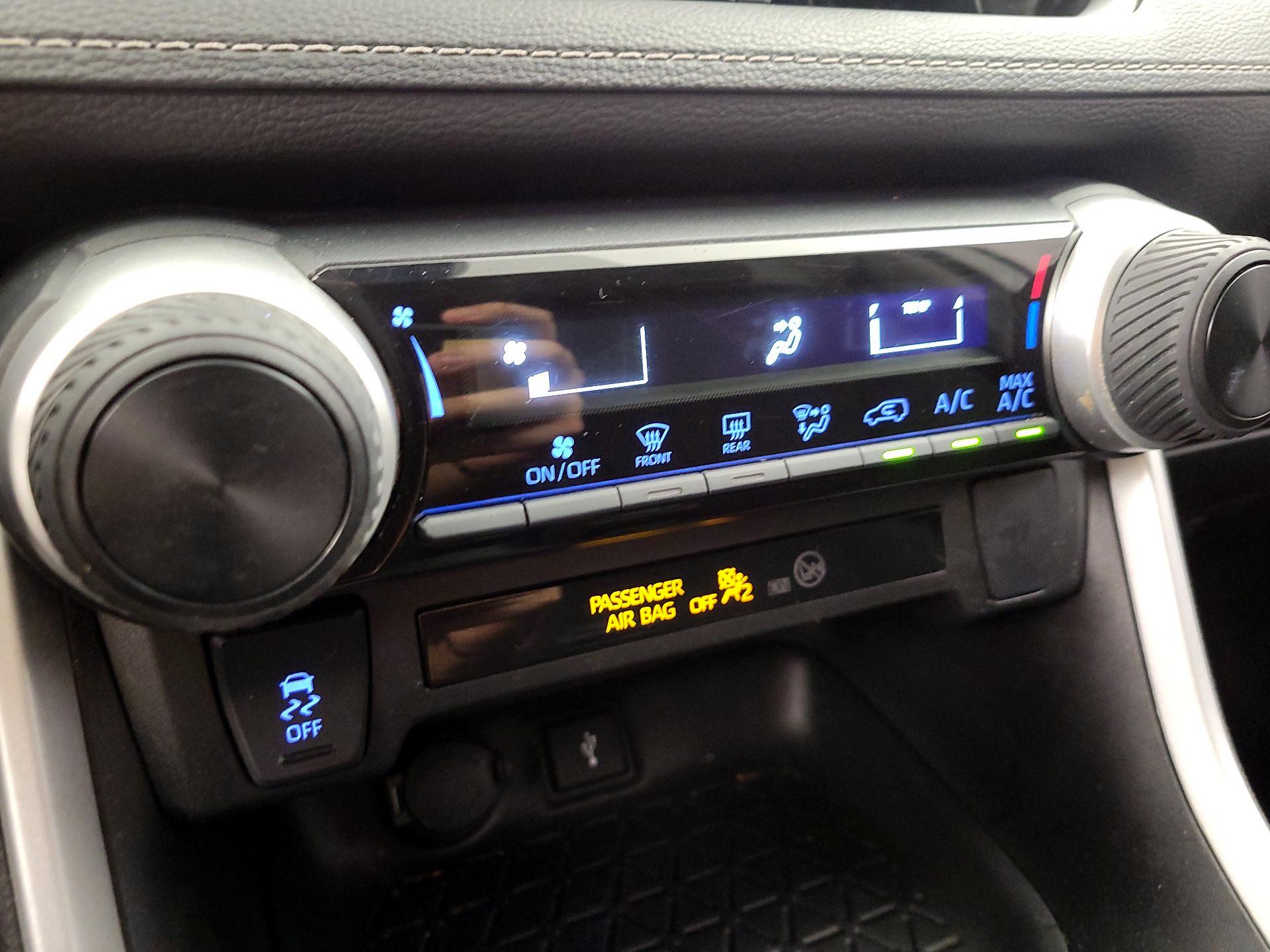 Thumbnail: 2022 Toyota RAV4 - 16