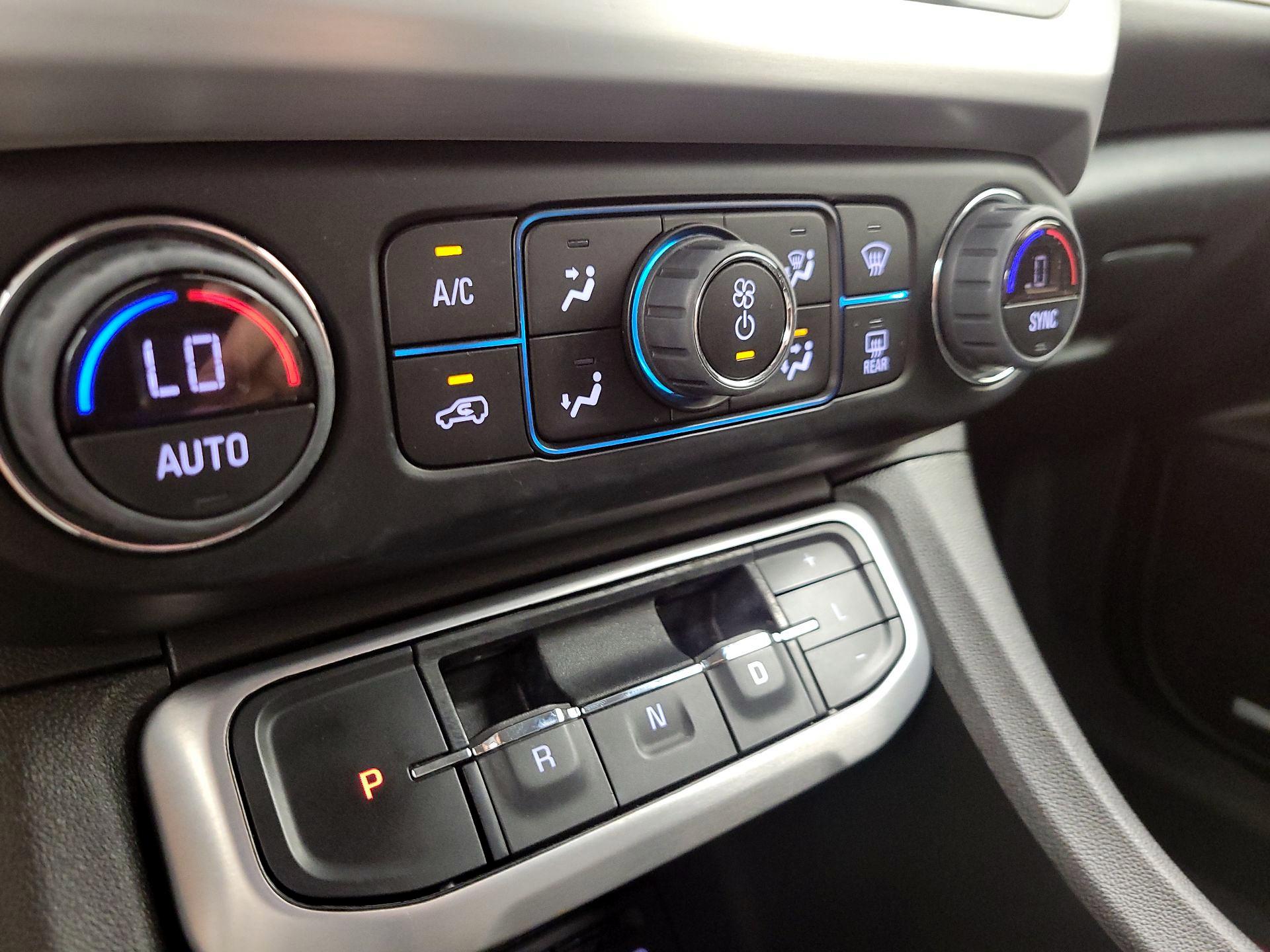 Thumbnail: 2023 GMC Acadia - 16