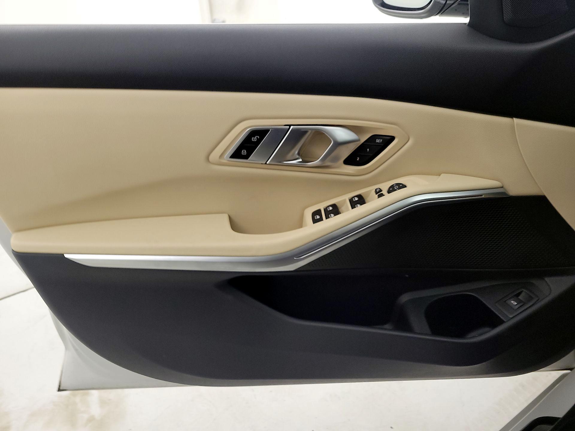 Thumbnail: 2022 BMW 3 Series - 12