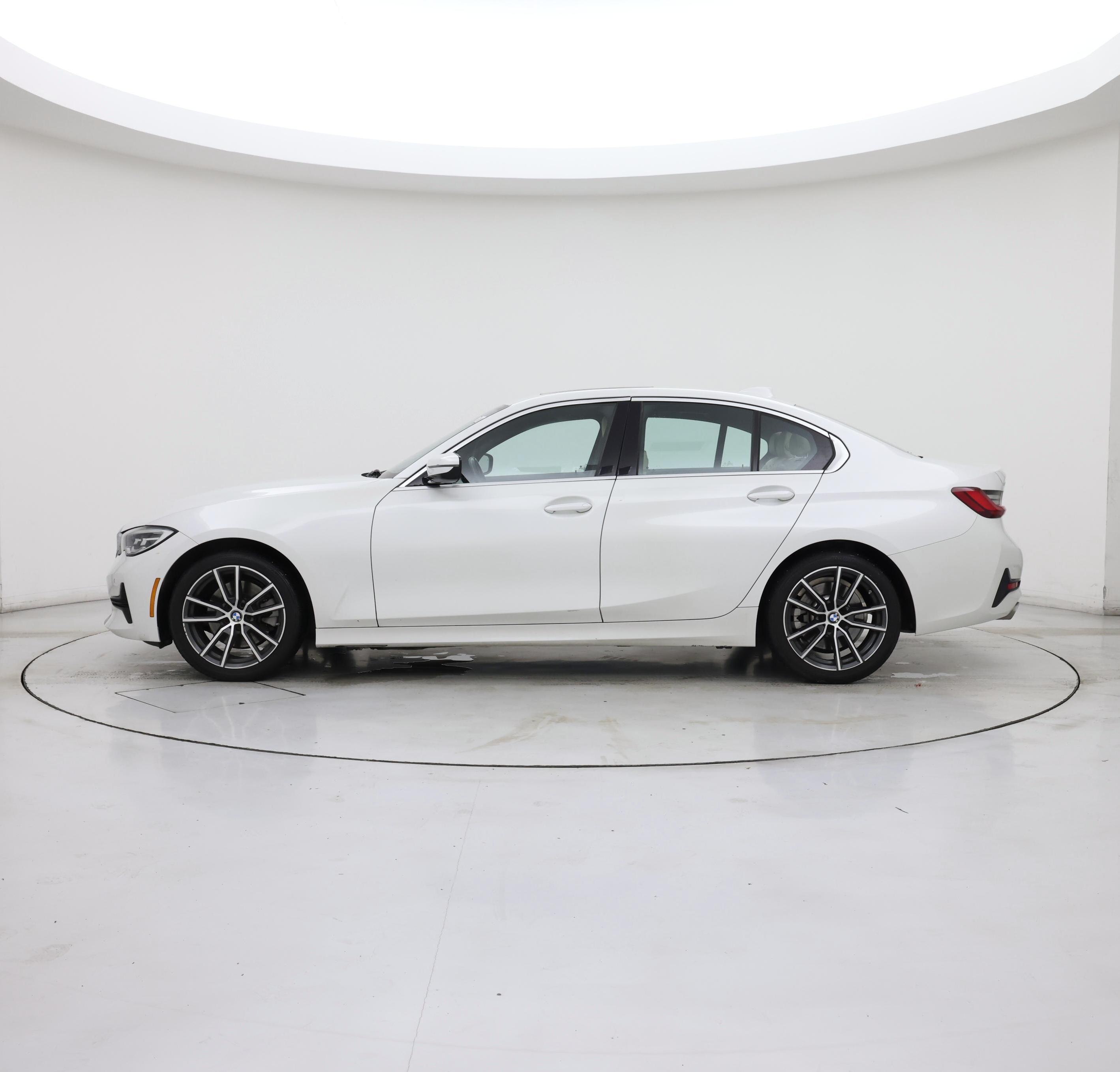 Thumbnail: 2022 BMW 3 Series - 3