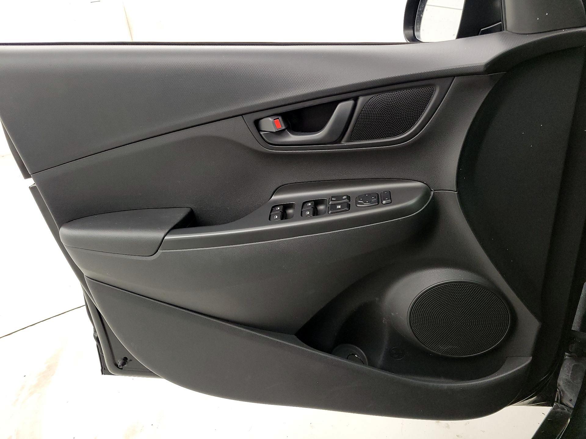 Thumbnail: 2020 Hyundai Kona - 12