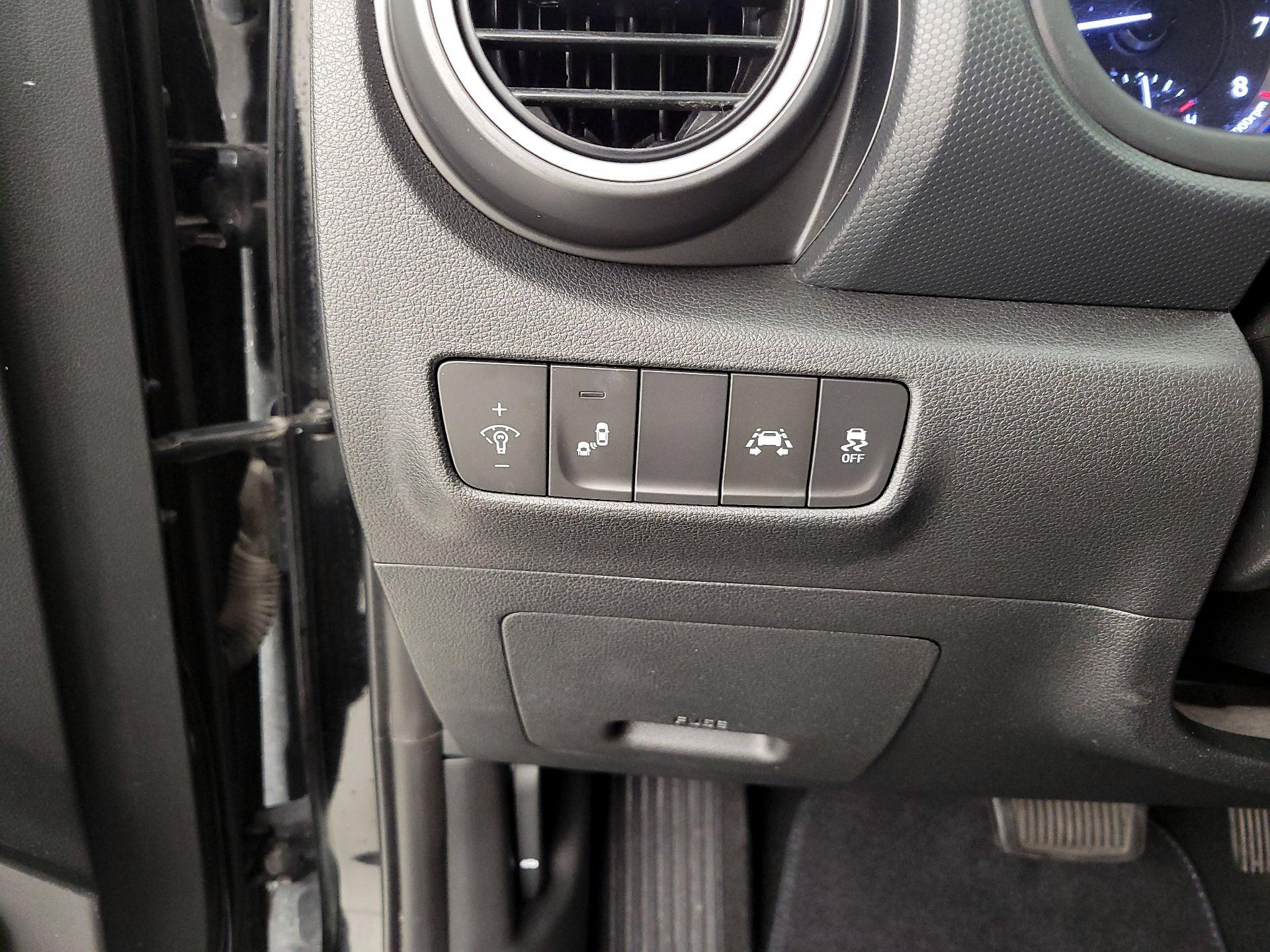 Thumbnail: 2020 Hyundai Kona - 13