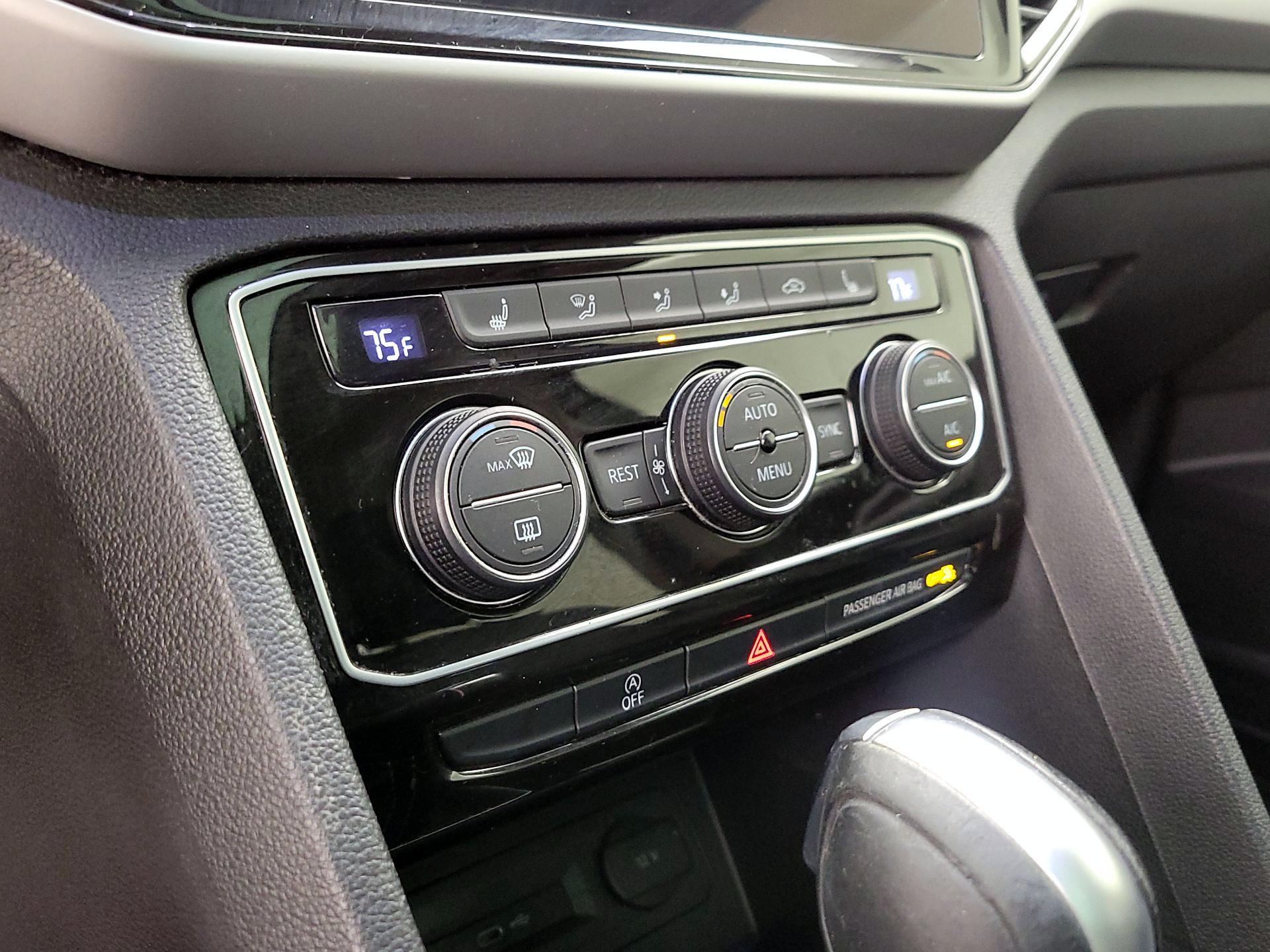 Thumbnail: 2022 Volkswagen Atlas - 16