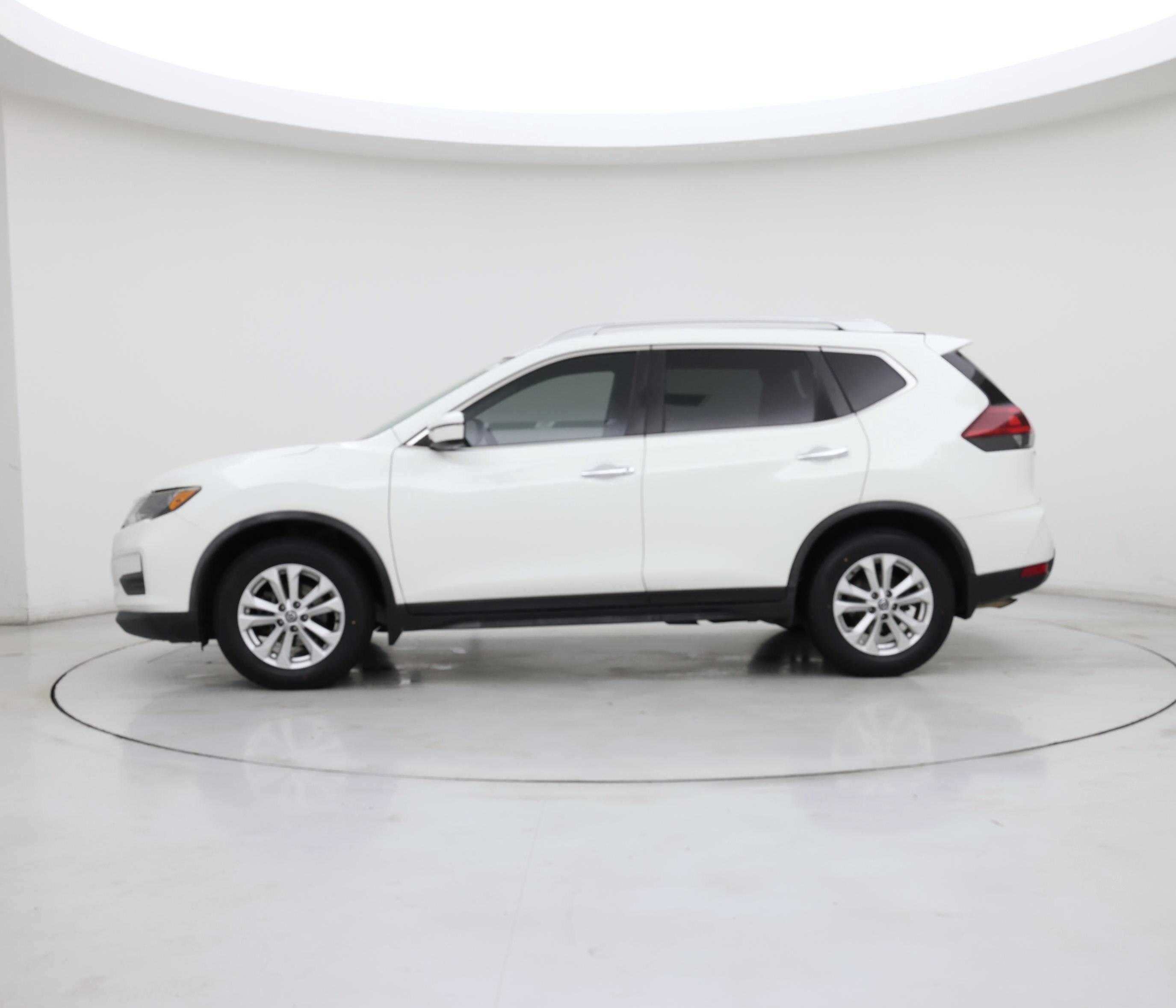 Thumbnail: 2018 Nissan Rogue - 3
