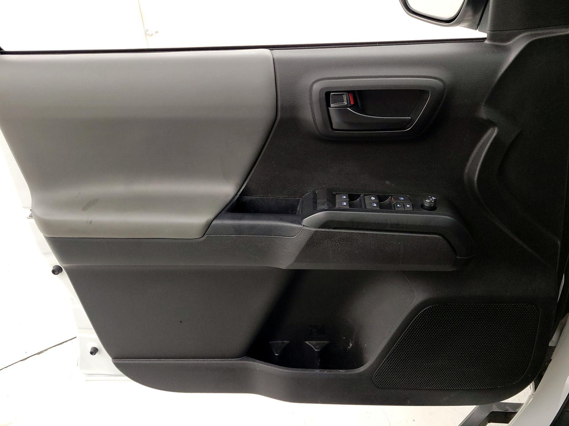 Thumbnail: 2021 Toyota Tacoma - 12